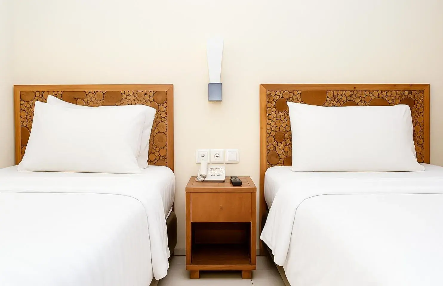 Superior Twin Room in Ciptaningati Culture Hotel Batu Superior Twin Room in Ciptaningati Culture Hotel Batu