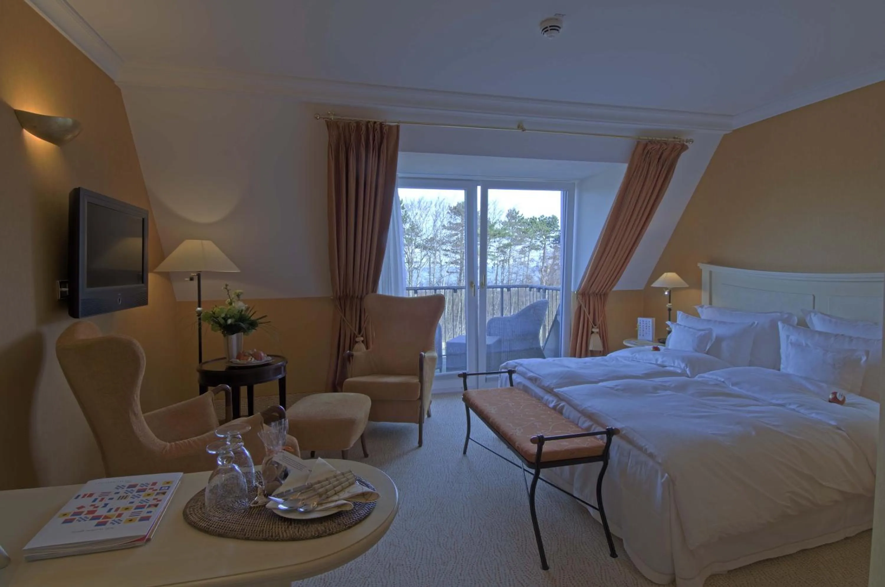 Photo of the whole room, Bed in Hotel Meerlust