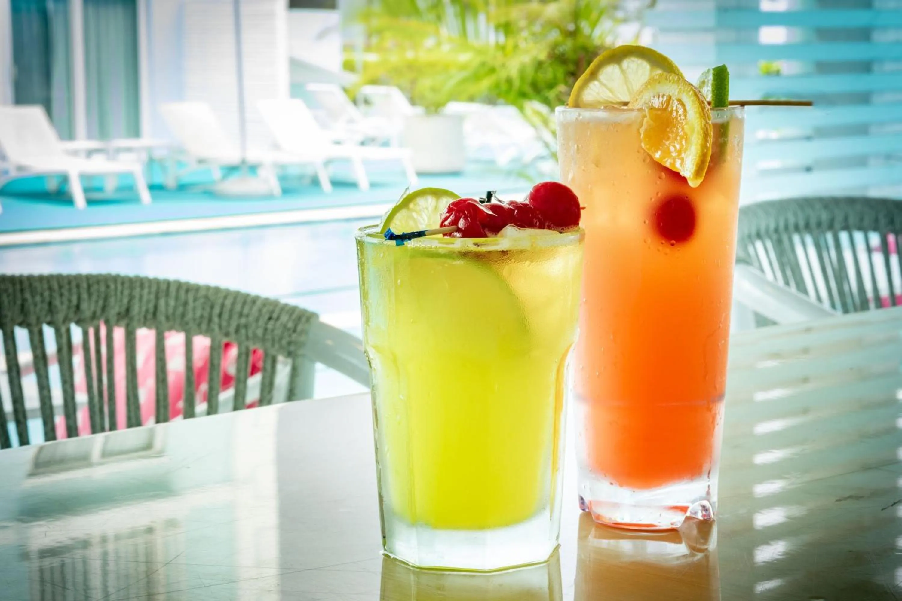 Swimming pool in Courtyard by Marriott Nassau Downtown/Junkanoo Beach