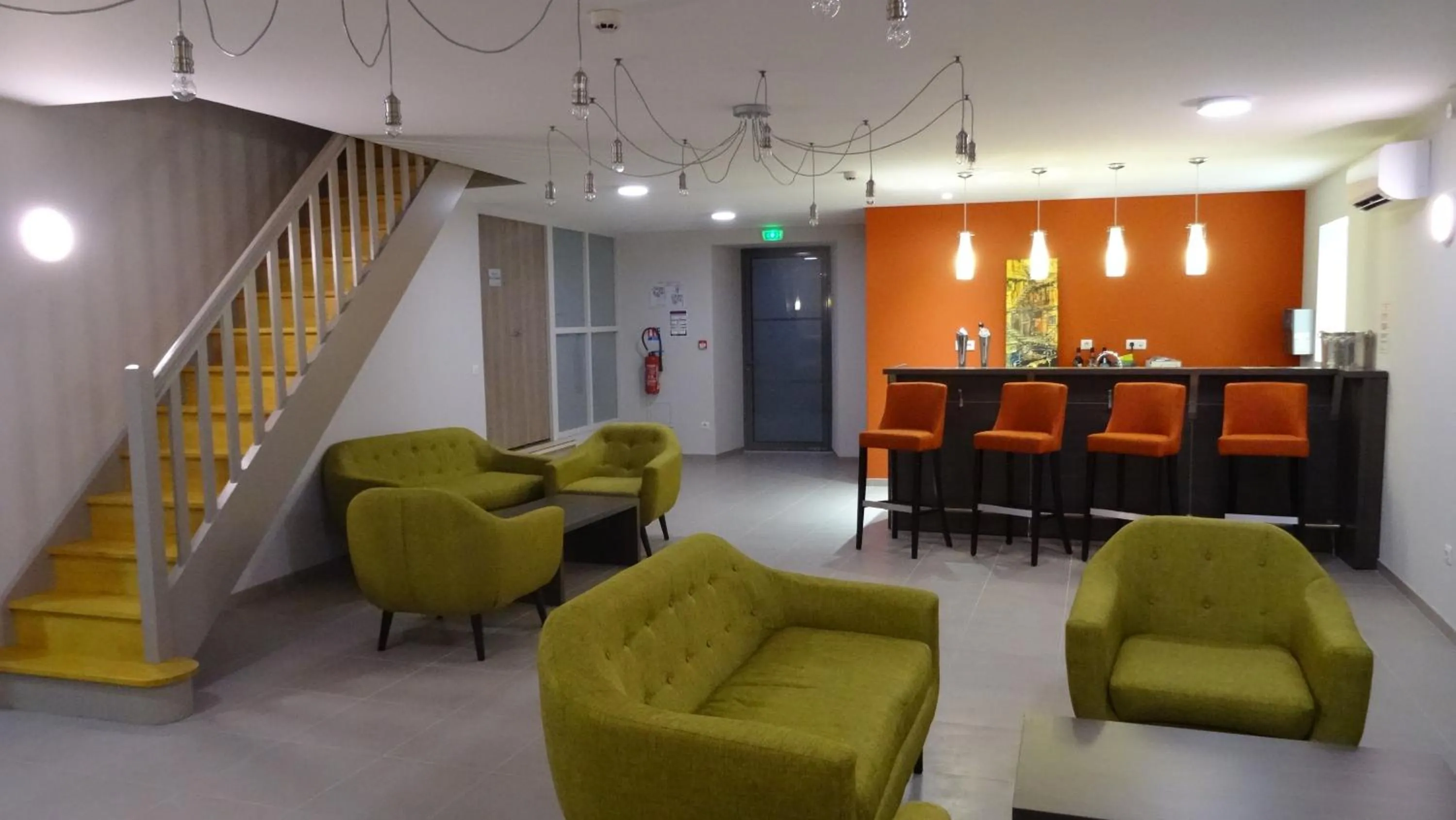 Lounge or bar in Parc Hôtel Pompadour