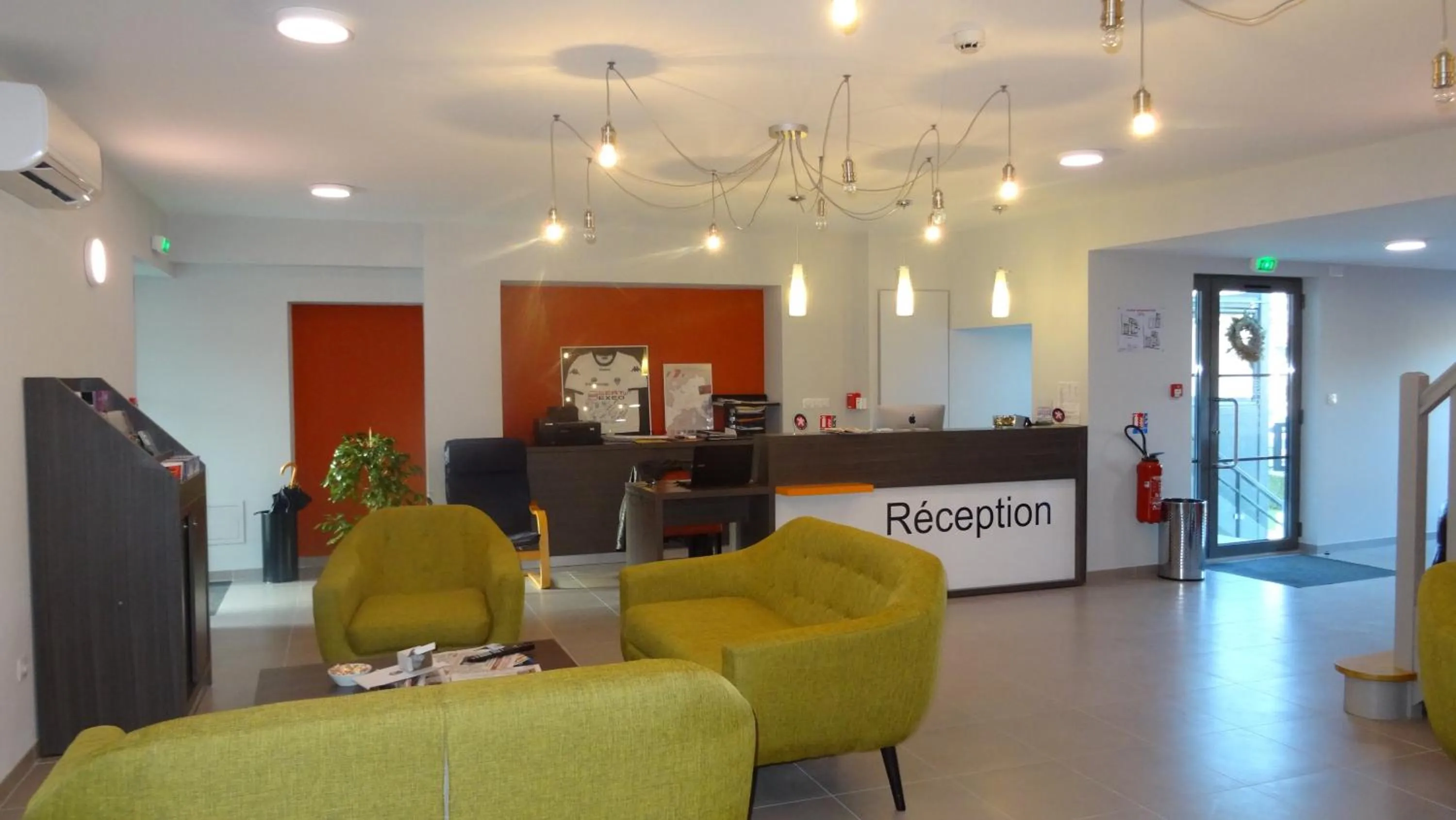 Lobby or reception in Parc Hôtel Pompadour