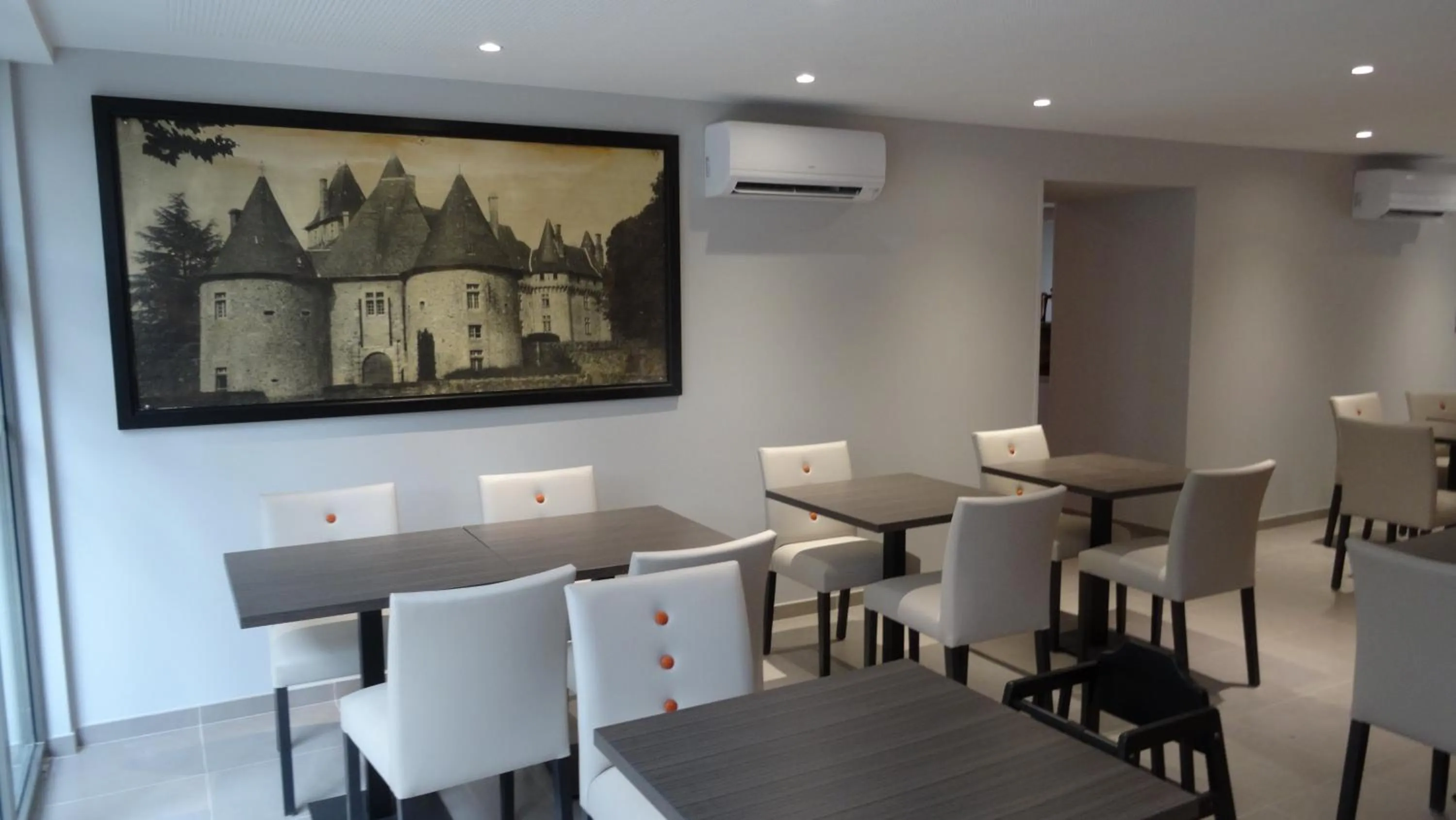 Dining area in Parc Hôtel Pompadour