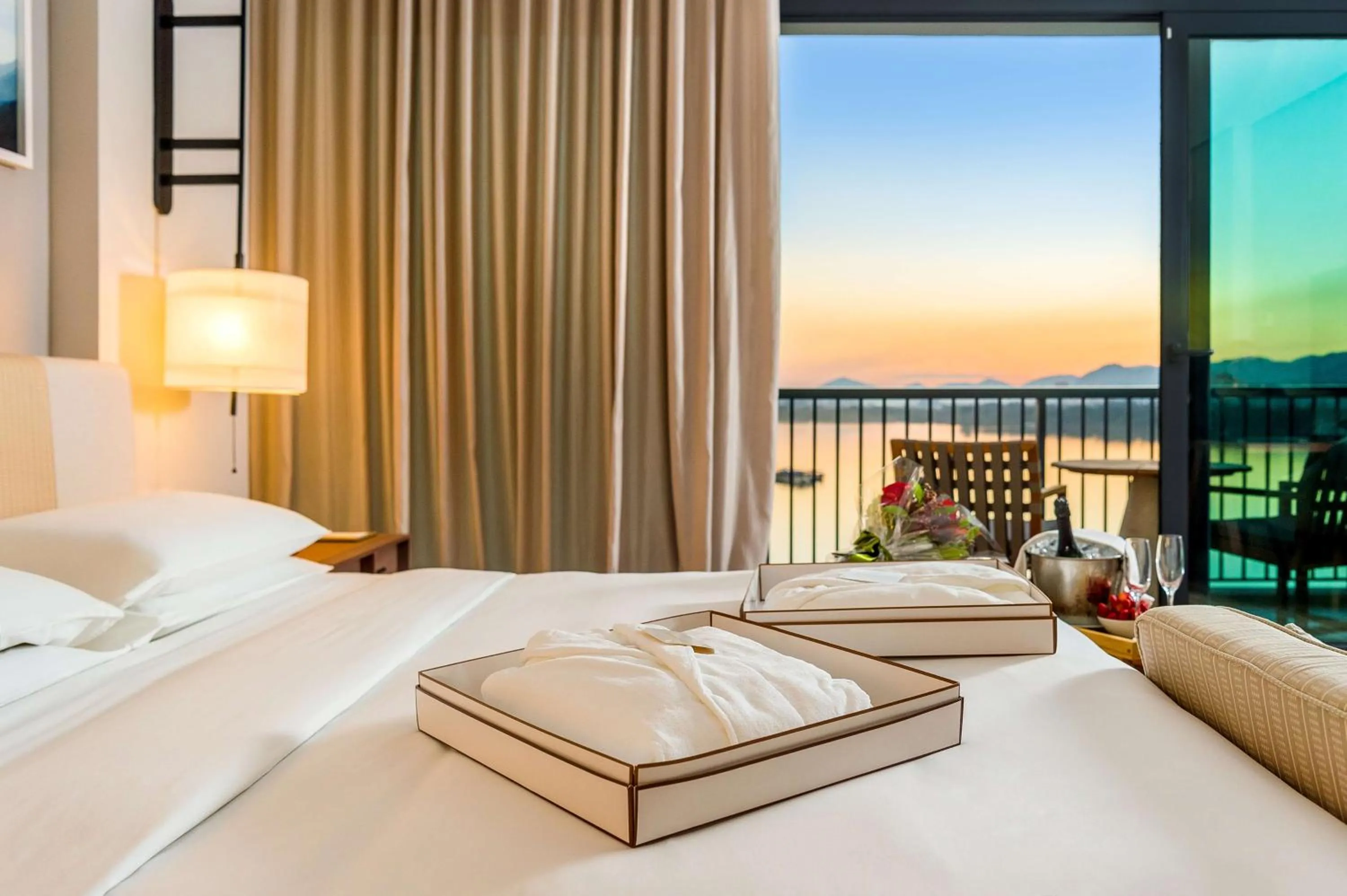 Photo of the whole room, Bed in Grand Hyatt Rio de Janeiro