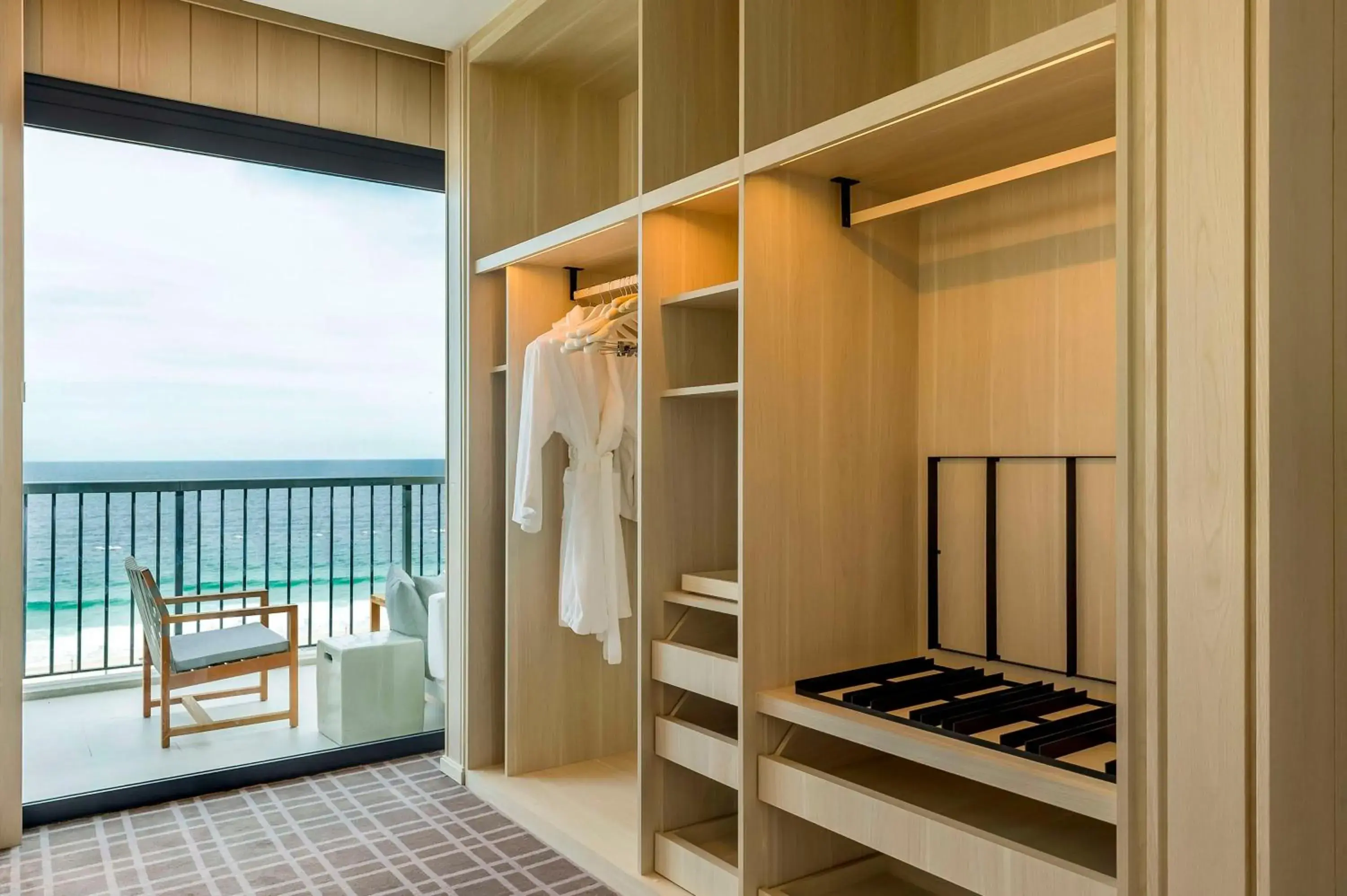 Photo of the whole room in Grand Hyatt Rio de Janeiro Photo of the whole room in Grand Hyatt Rio de Janeiro