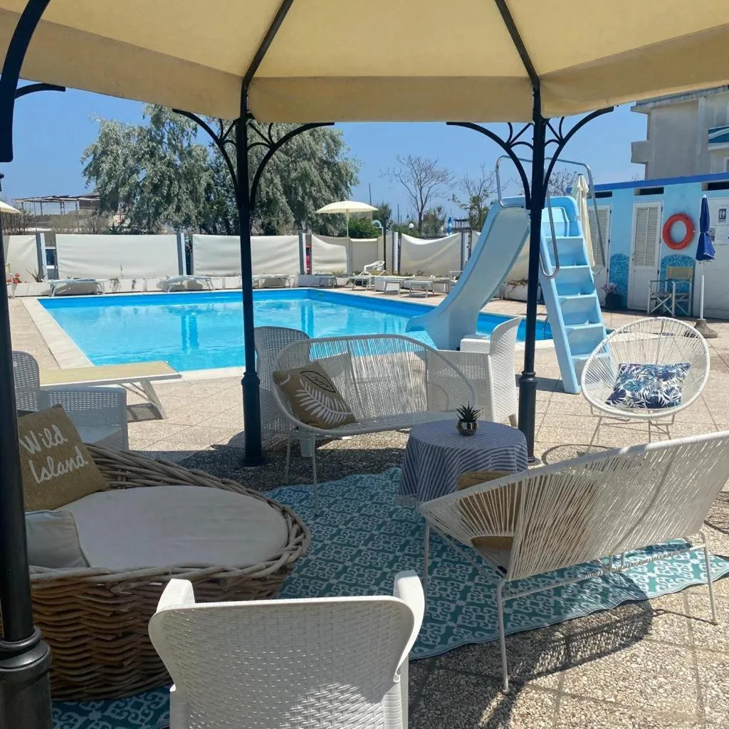 Swimming pool in Residence Record