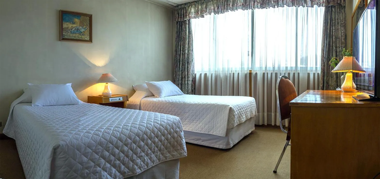 Photo of the whole room, Bed in Gran Hotel Ambassador