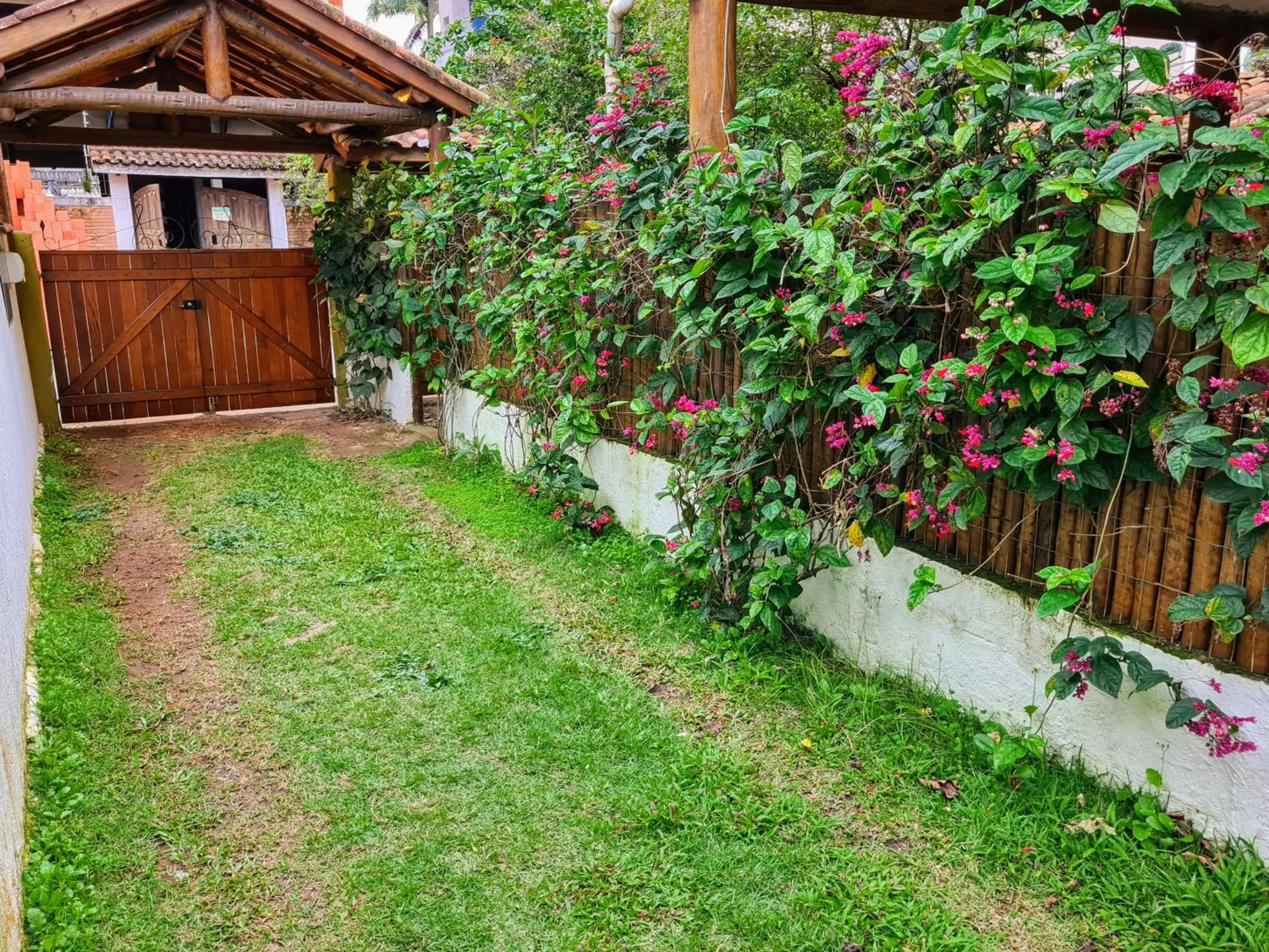 Property building in Praia Suítes Itagua Ubatuba