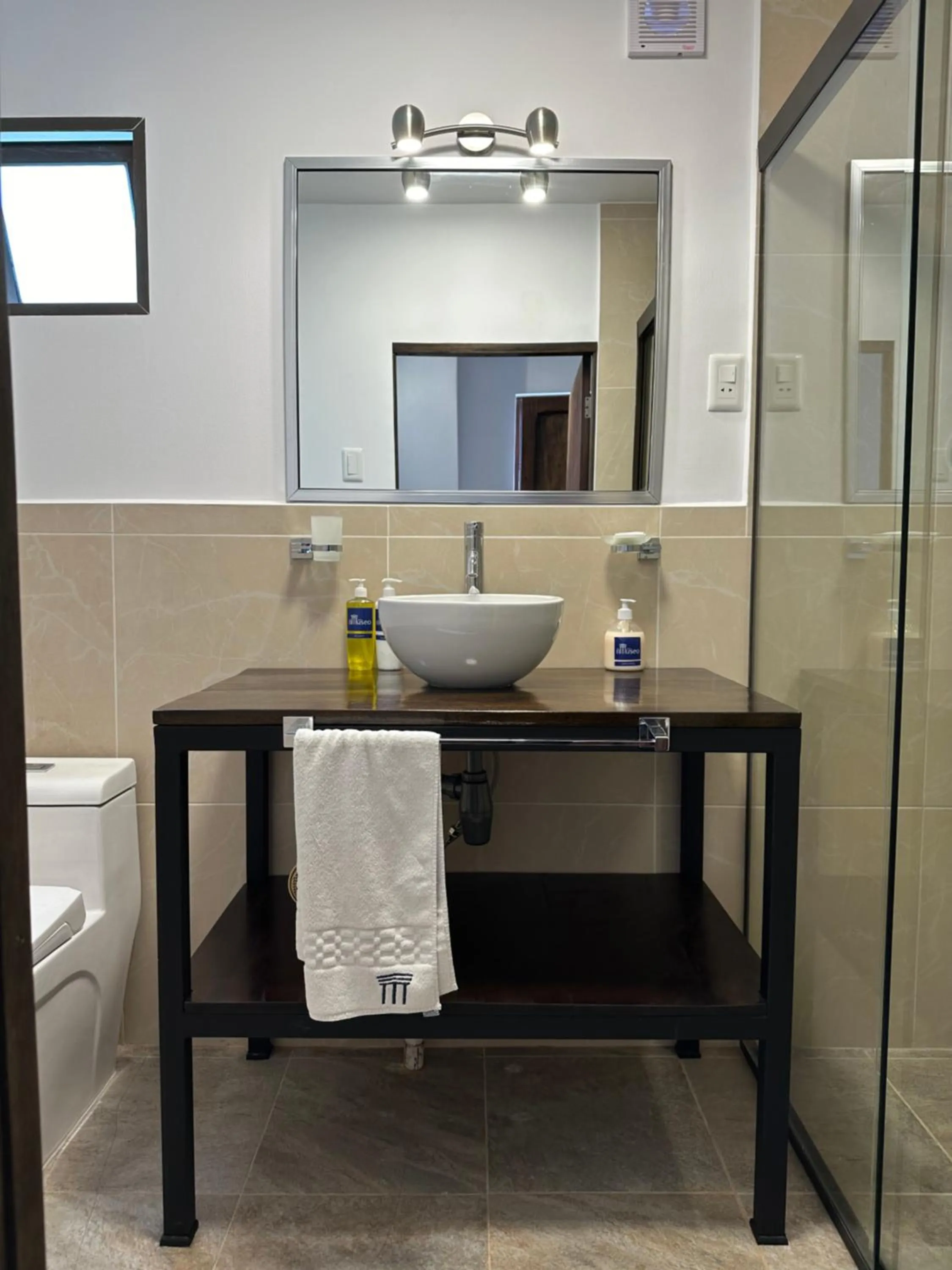 Bathroom in El Museo Hotel Boutique