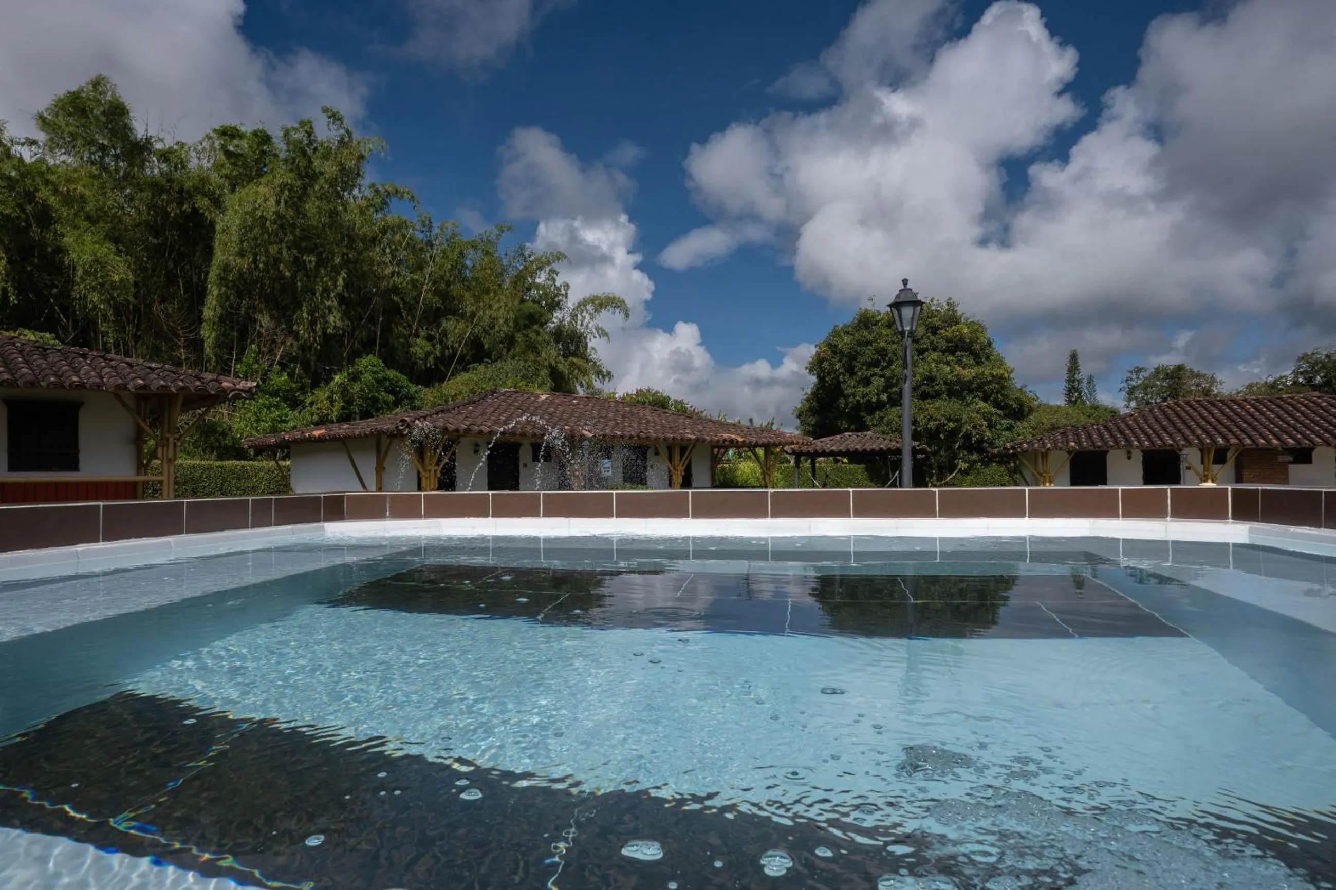 Swimming pool in Hotel Campestre Montecarlo