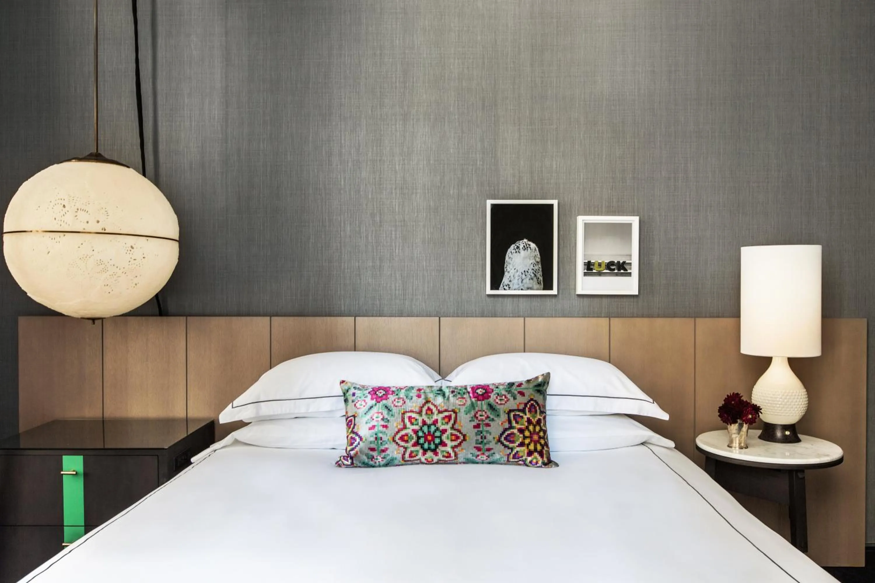 Photo of the whole room, Bed in Kimpton Gray Hotel Chicago by IHG