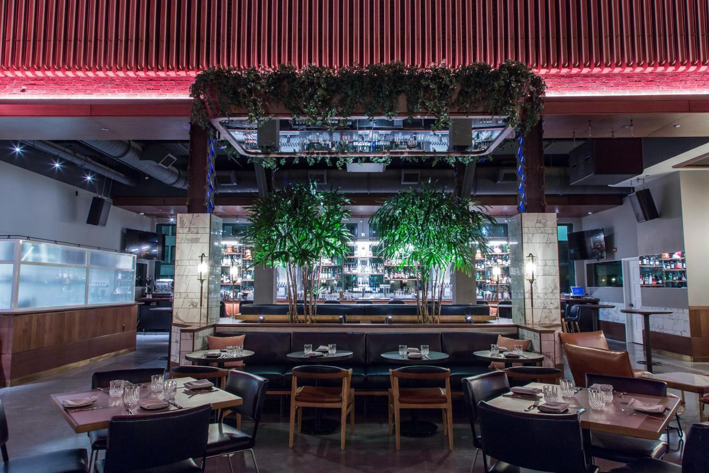 Restaurant/places to eat in Kimpton Gray Hotel Chicago by IHG