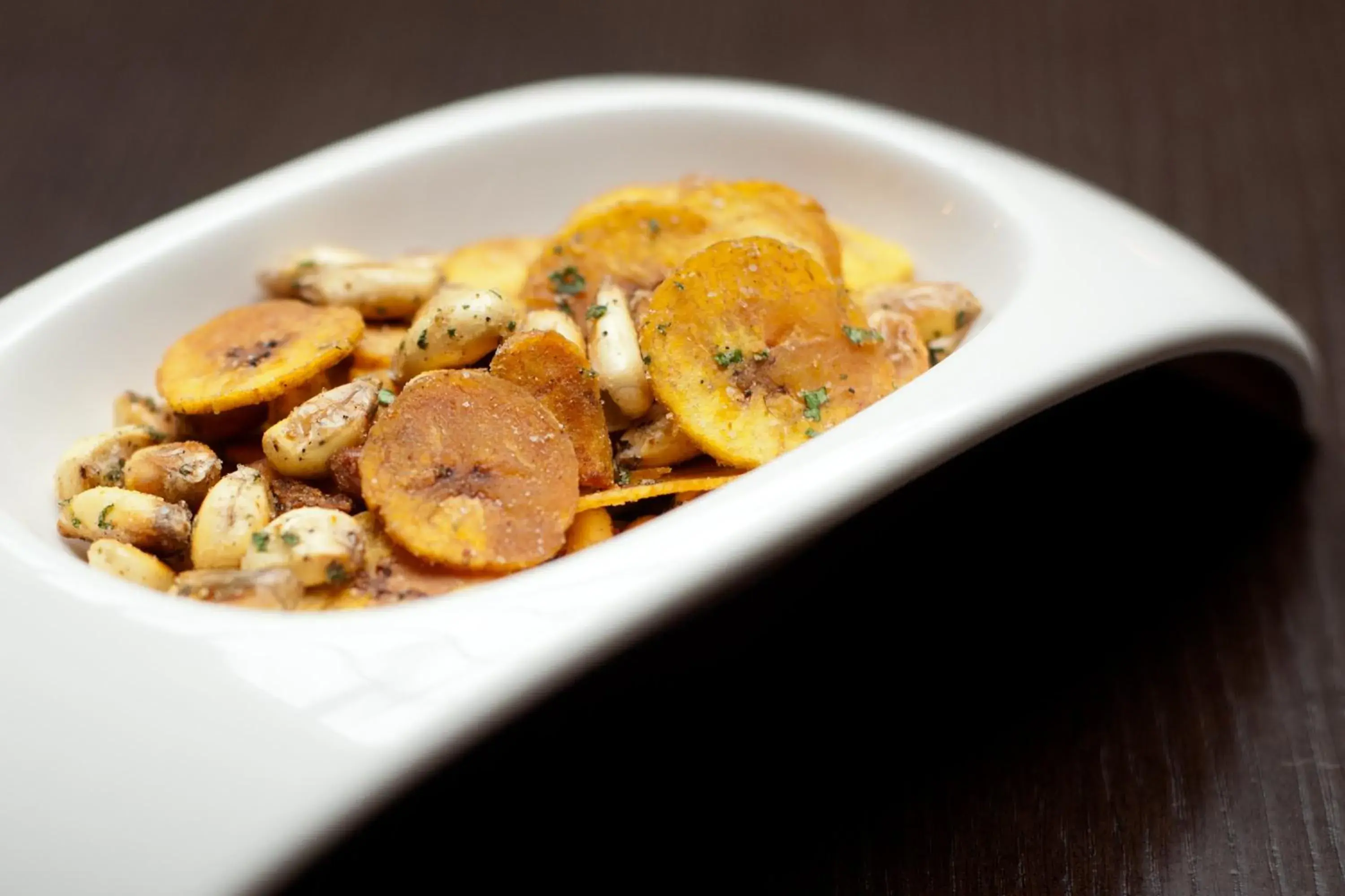 Lounge or bar in Kimpton Gray Hotel Chicago by IHG Lounge or bar in Kimpton Gray Hotel Chicago by IHG