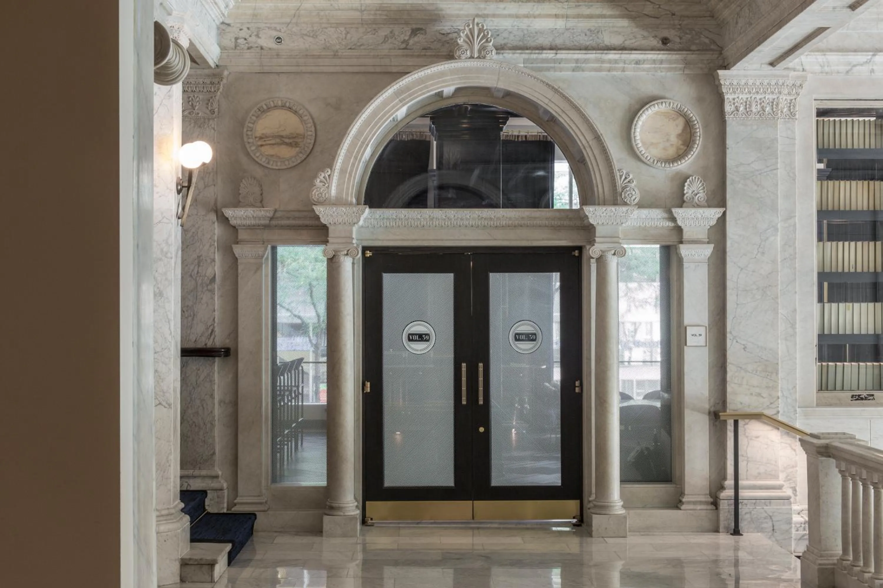 Restaurant/places to eat in Kimpton Gray Hotel Chicago by IHG