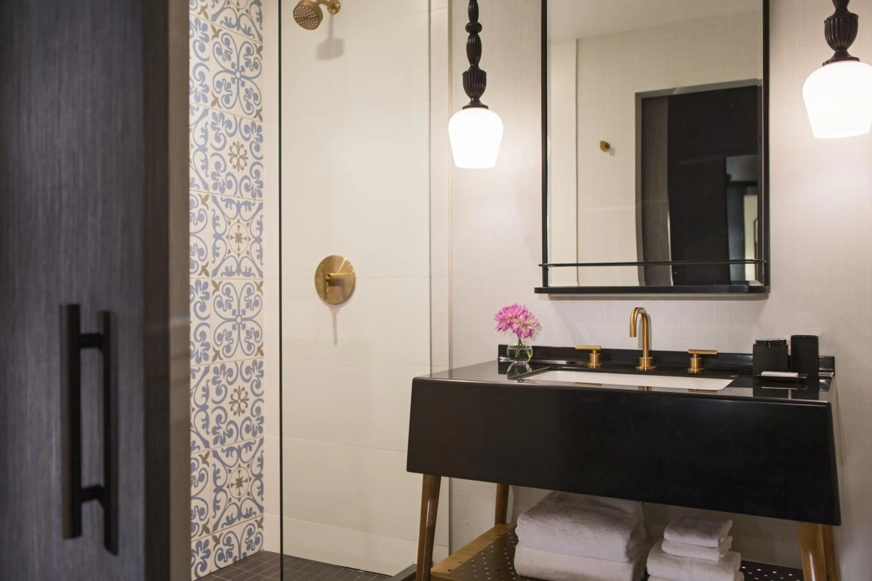 Bathroom in Kimpton Gray Hotel Chicago by IHG