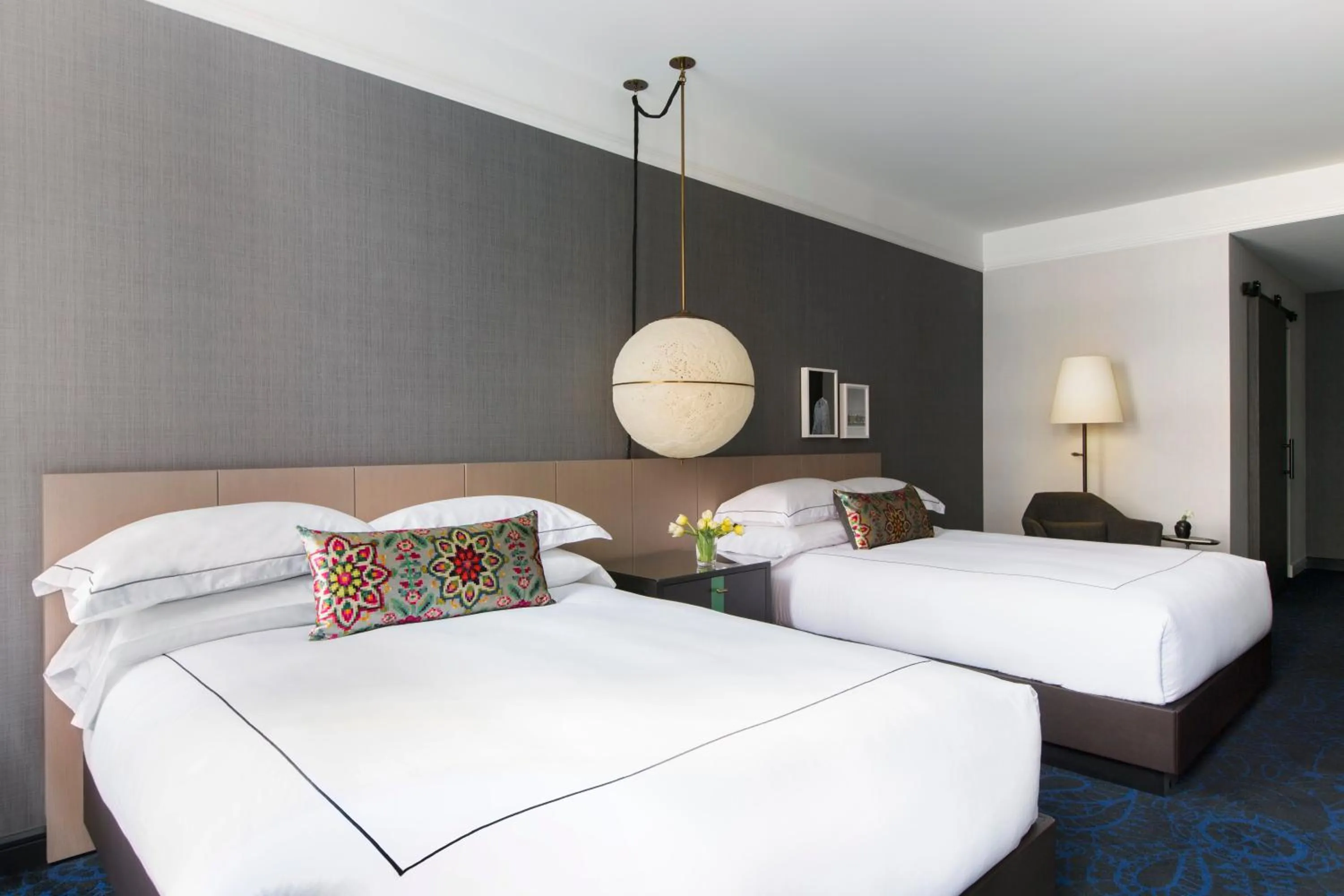 Photo of the whole room, Bed in Kimpton Gray Hotel Chicago by IHG