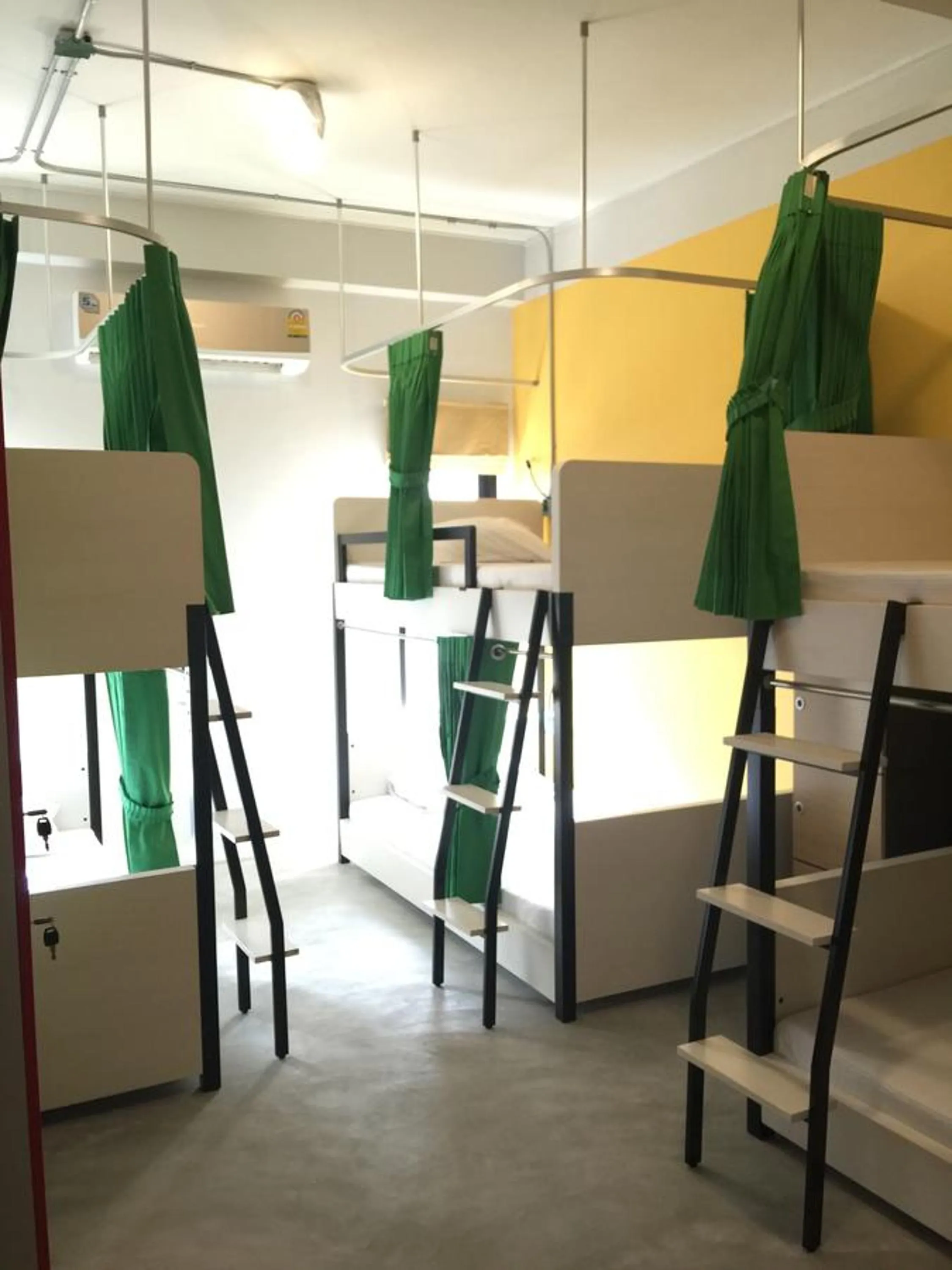 Day in Bed@Town Hostel