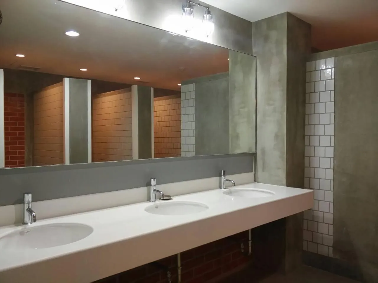 Bathroom in Bed@Town Hostel