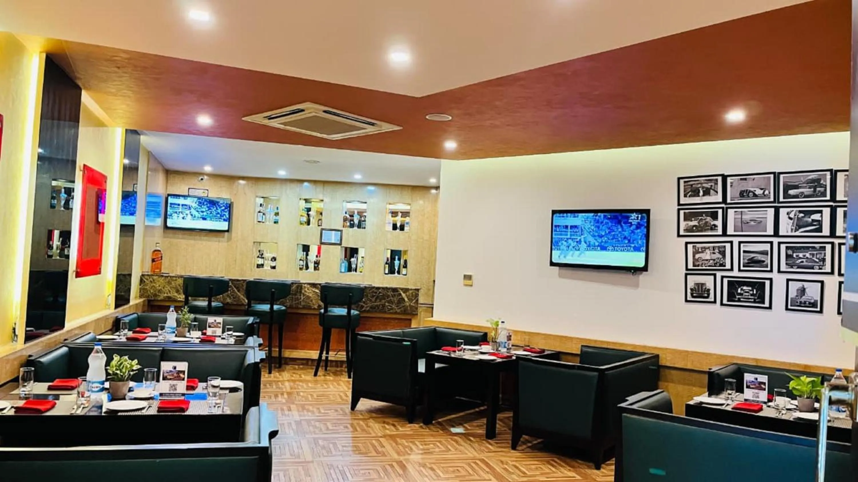 Lounge or bar in JK Clarks Exotica - Centrally Located with Stunning Valley View