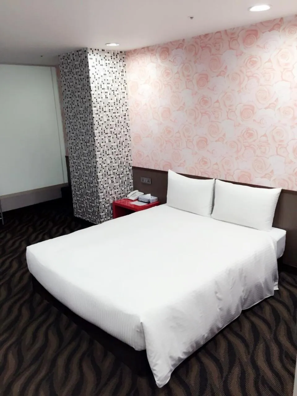 Photo of the whole room, Bed in Hotel 6 - ZhongHua