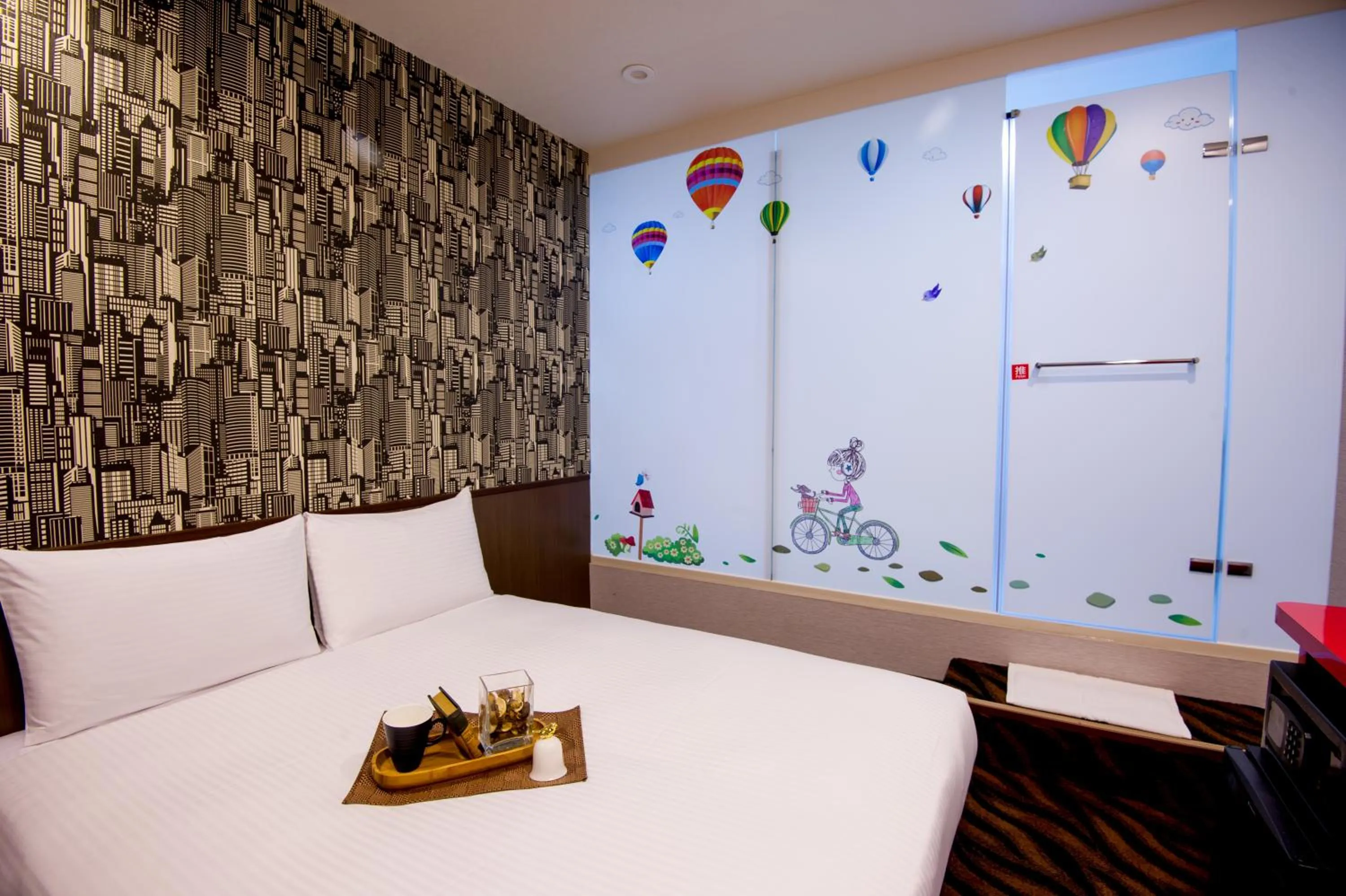 Bedroom in Hotel 6 - ZhongHua