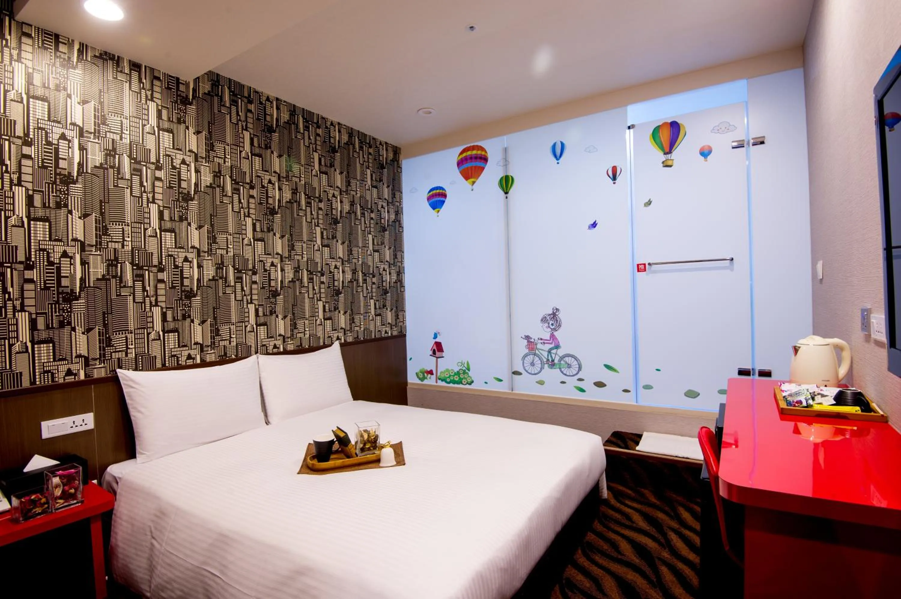 Photo of the whole room, Bed in Hotel 6 - ZhongHua