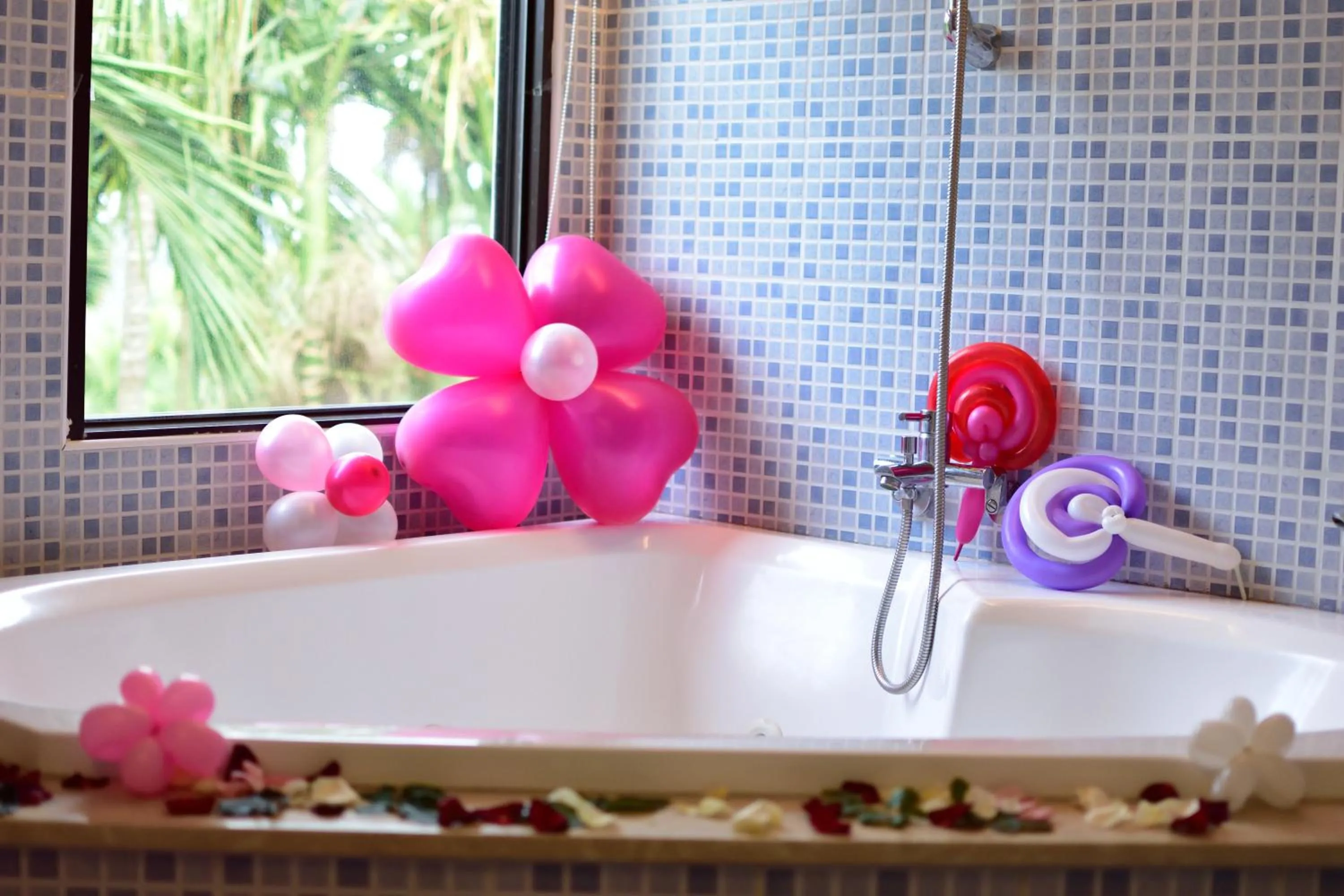 Decorative detail in Full House Homestay