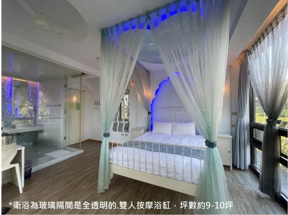 Photo of the whole room, Bed in Full House Homestay