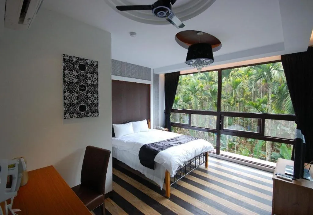 Shower, Bed in Full House Homestay