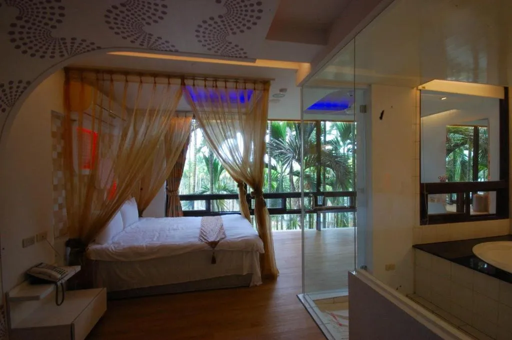 Photo of the whole room, Bed in Full House Homestay
