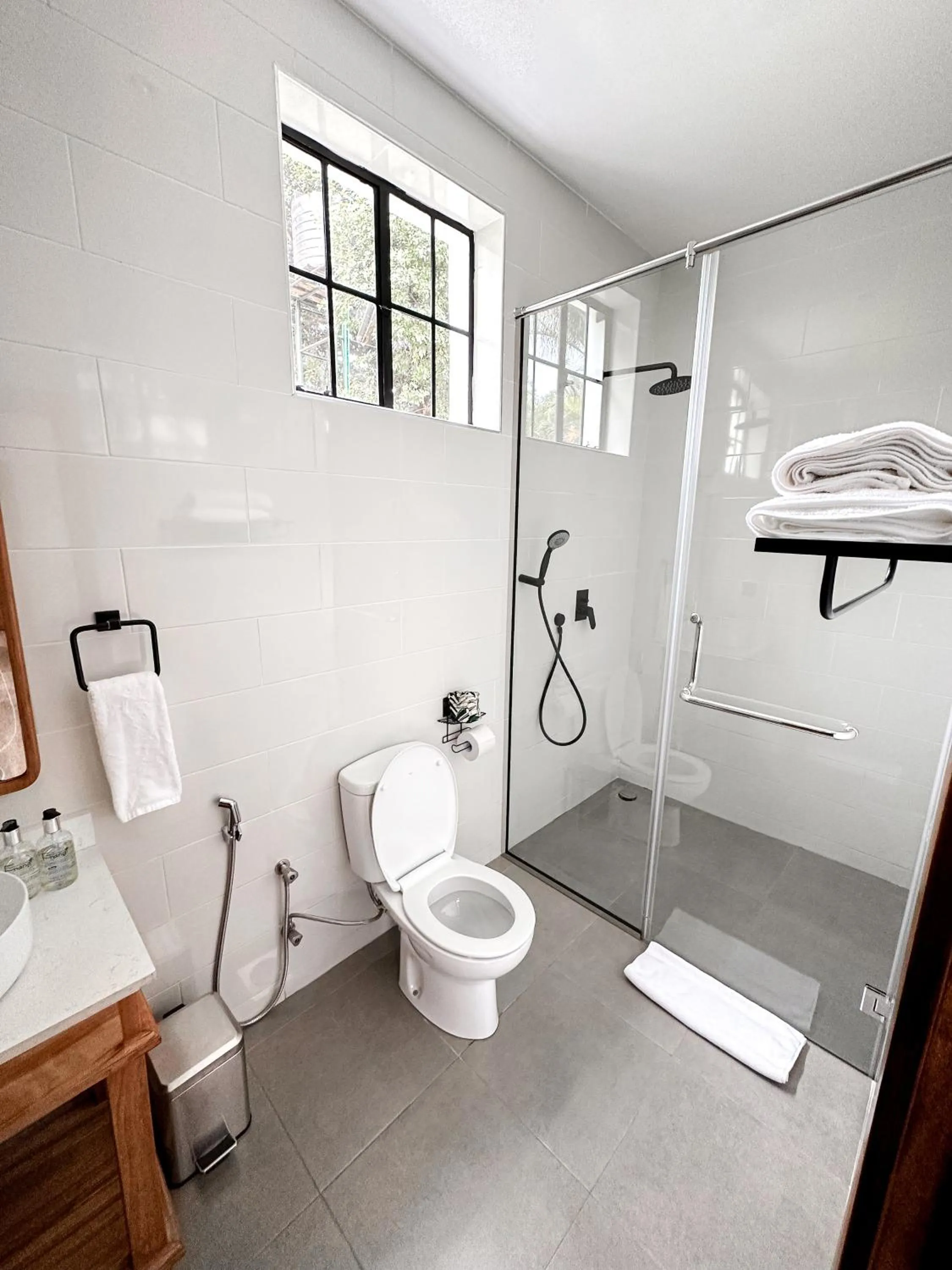 Toilet in Brubru Lodge