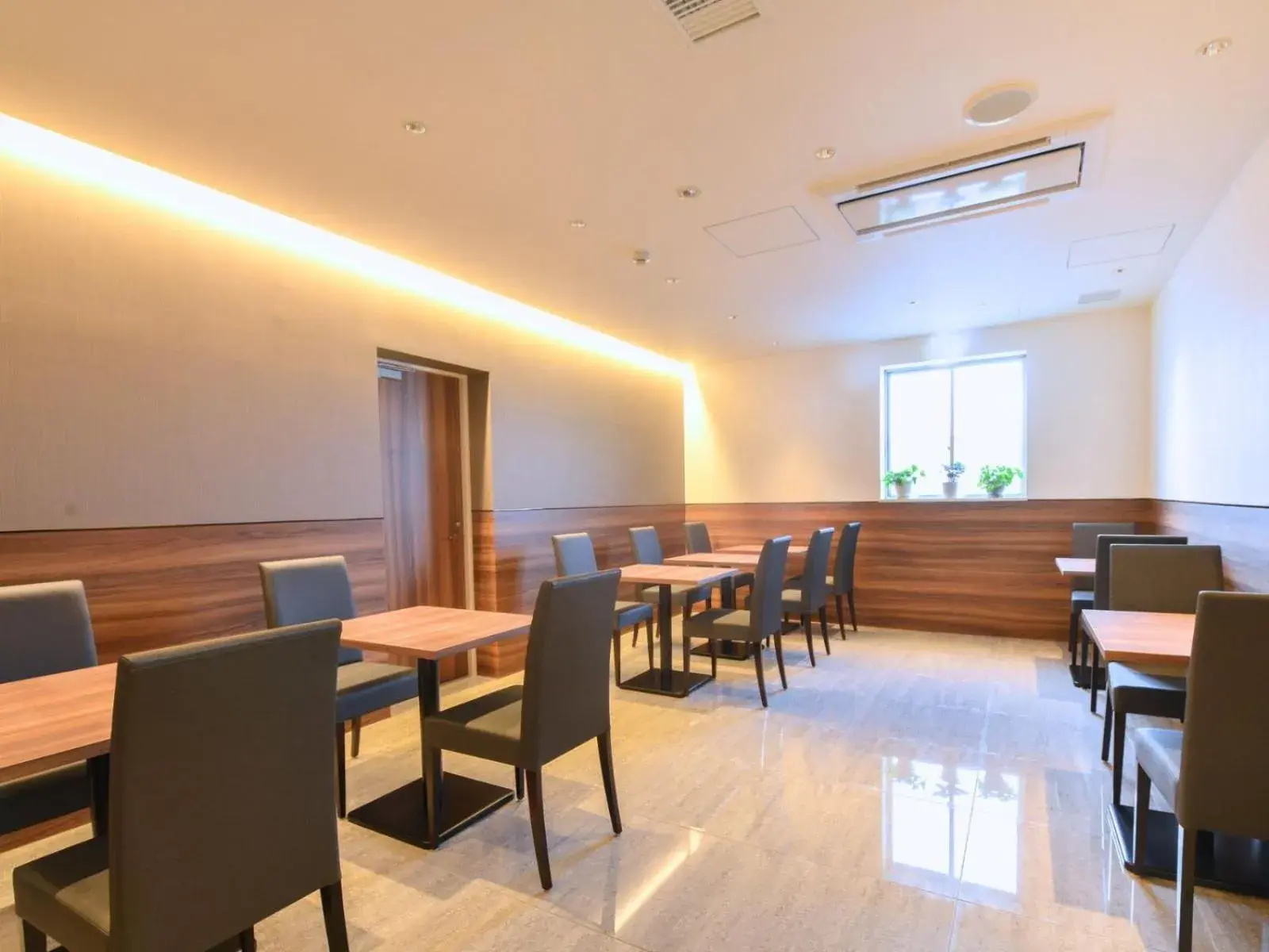 Restaurant/places to eat in Sakura Garden Hotel Restaurant/places to eat in Sakura Garden Hotel