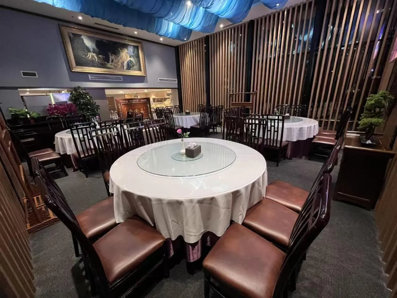 Restaurant/places to eat in National Jade Hotel