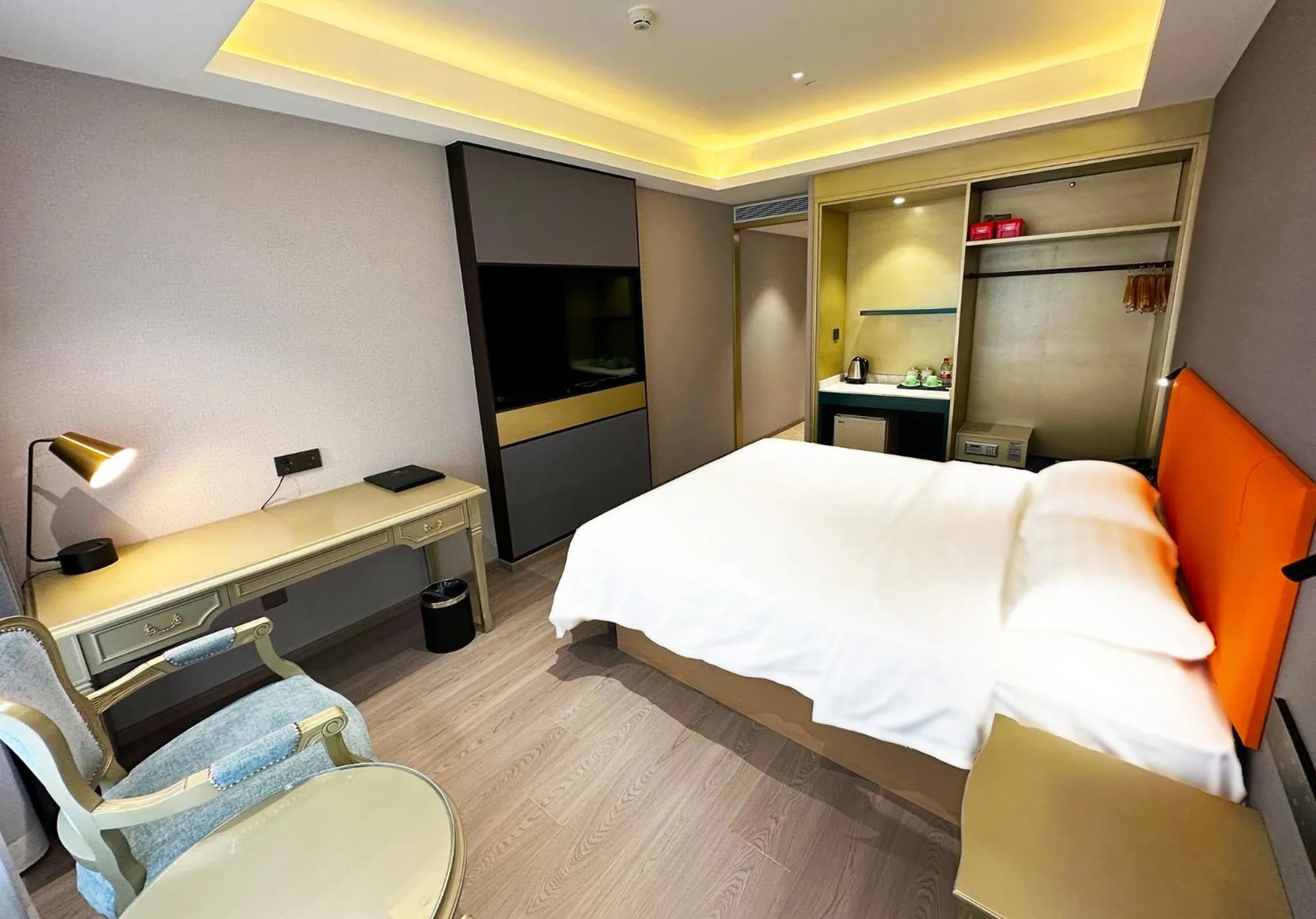 Bed in National Jade Hotel