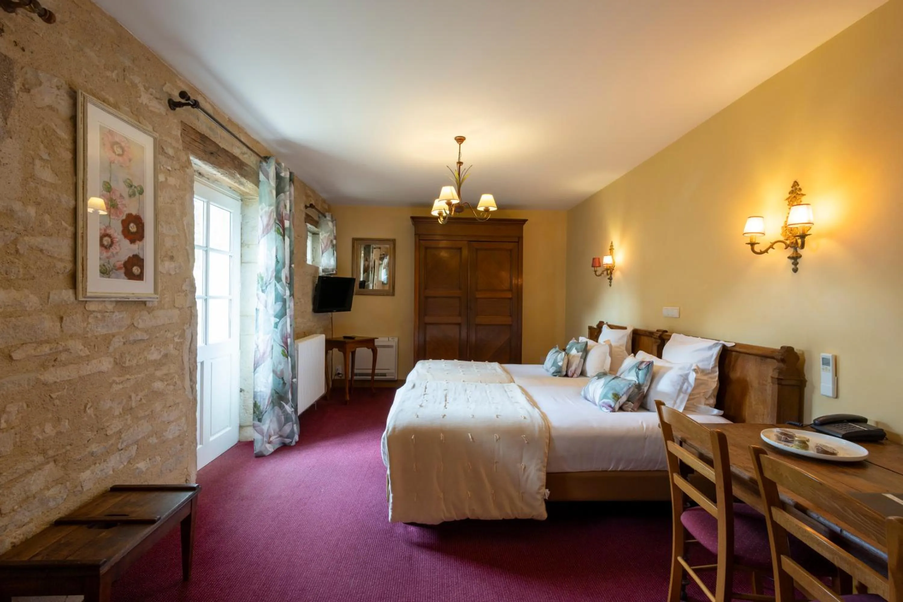 Bed in Hôtel Le Clos