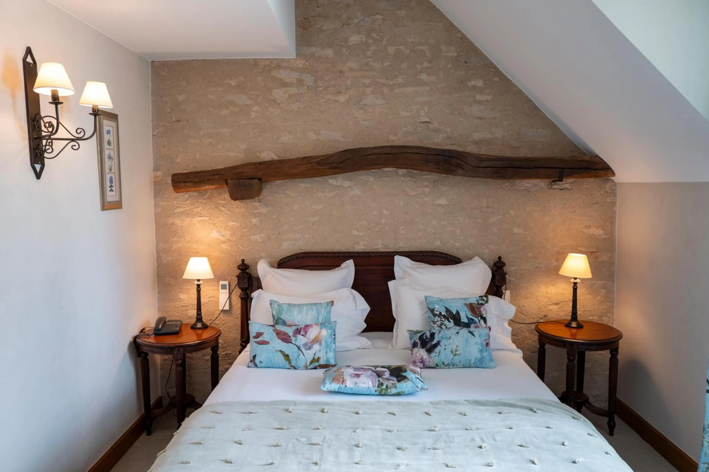 Bed in Hôtel Le Clos