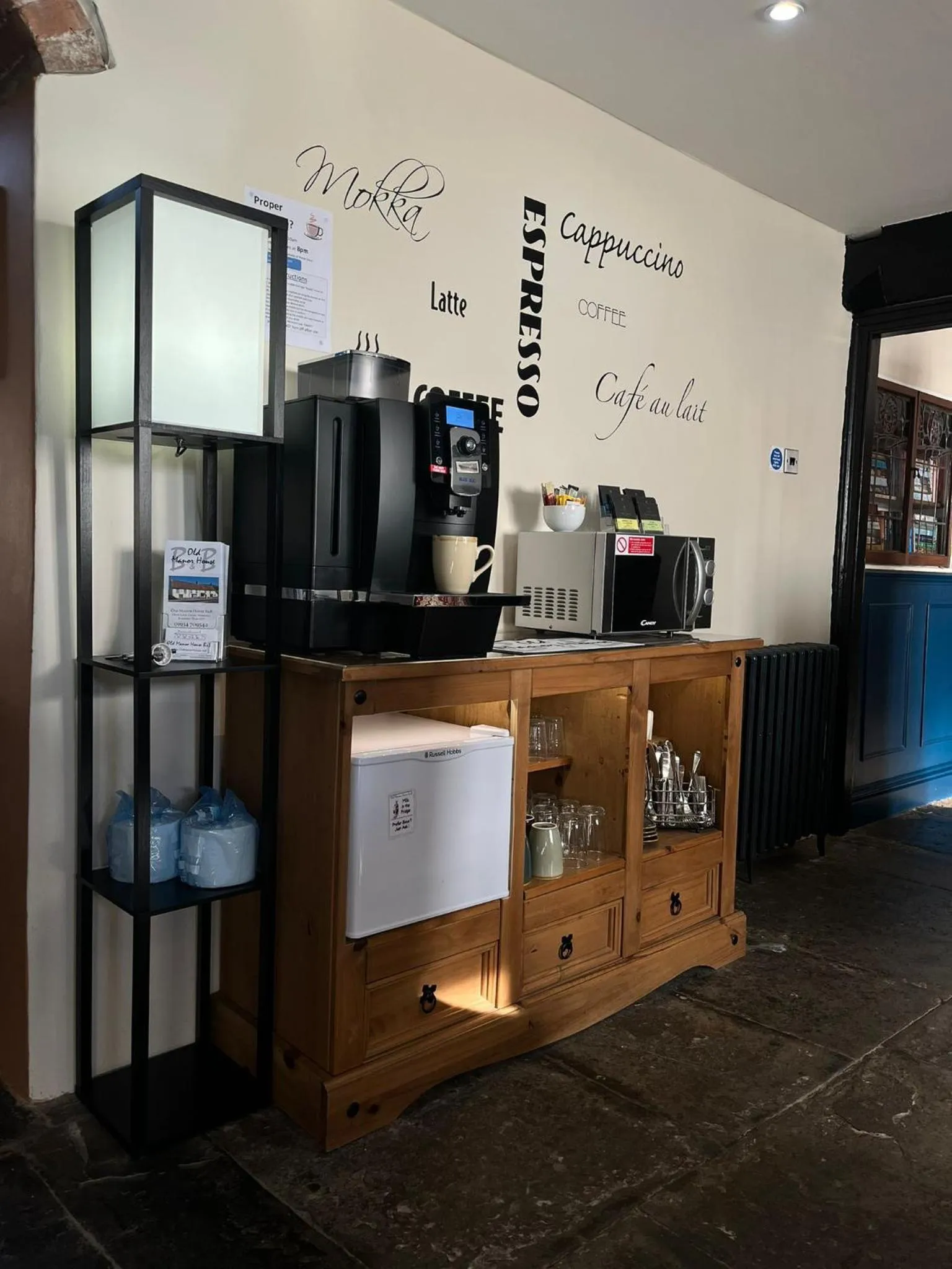 Coffee/tea facilities in Old Manor House