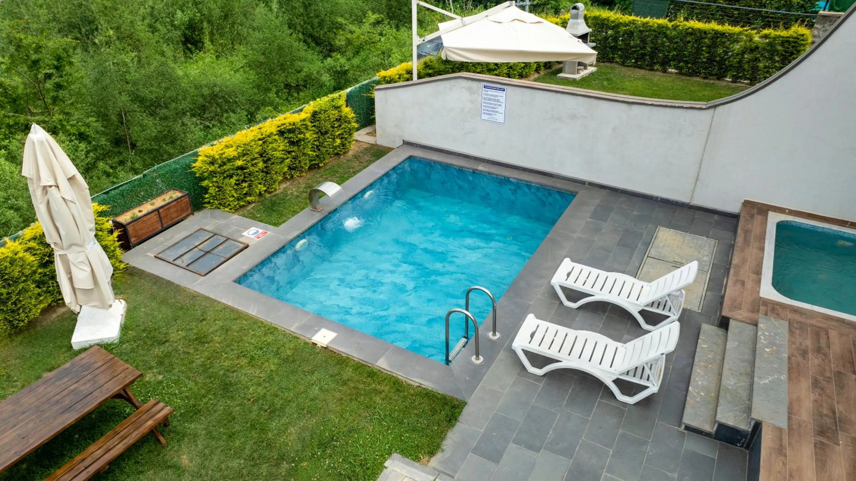 Garden in Nevras Resort Sapanca