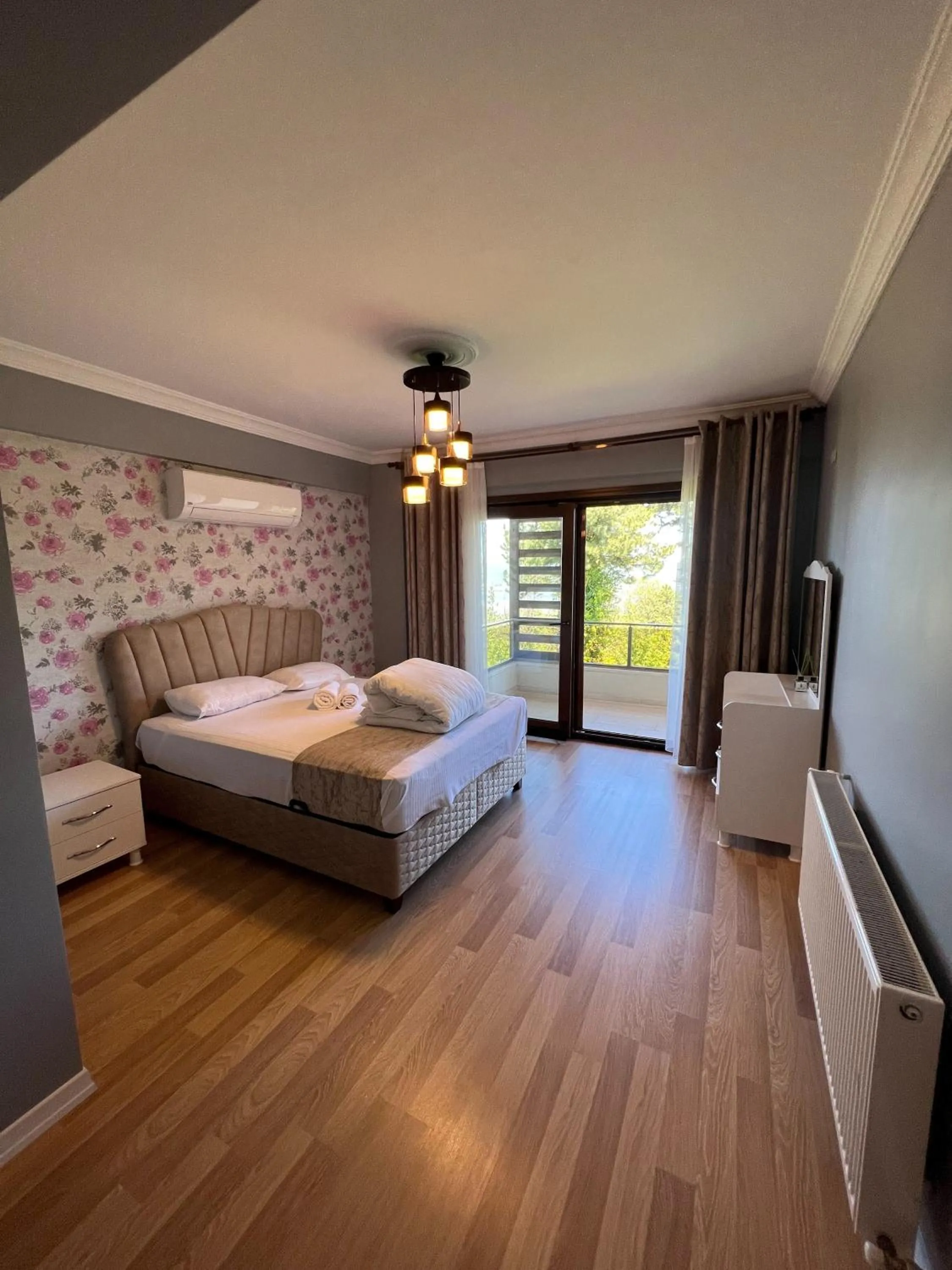 Bedroom, Bed in Nevras Resort Sapanca