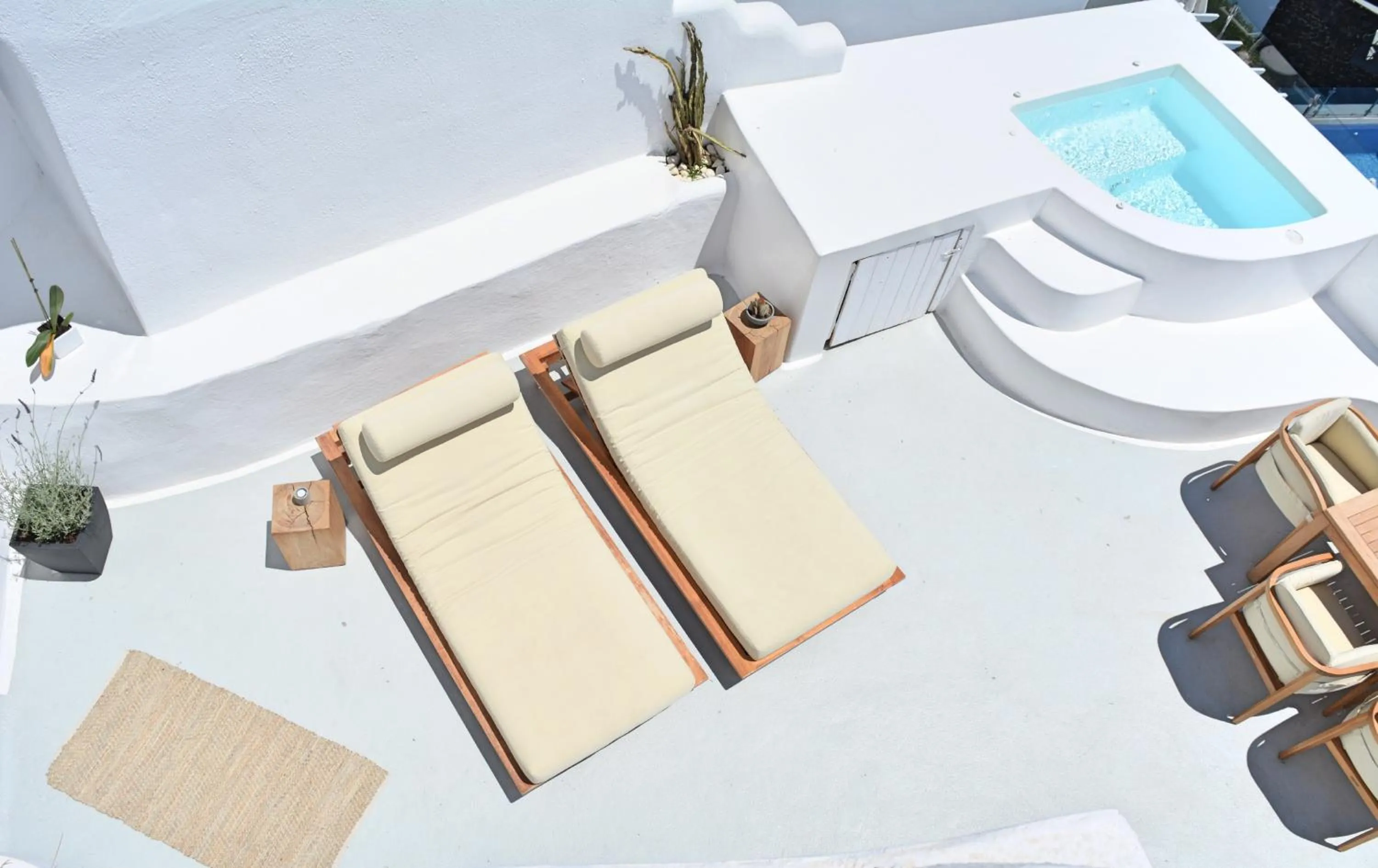 Hot Tub in Cocoon Suites