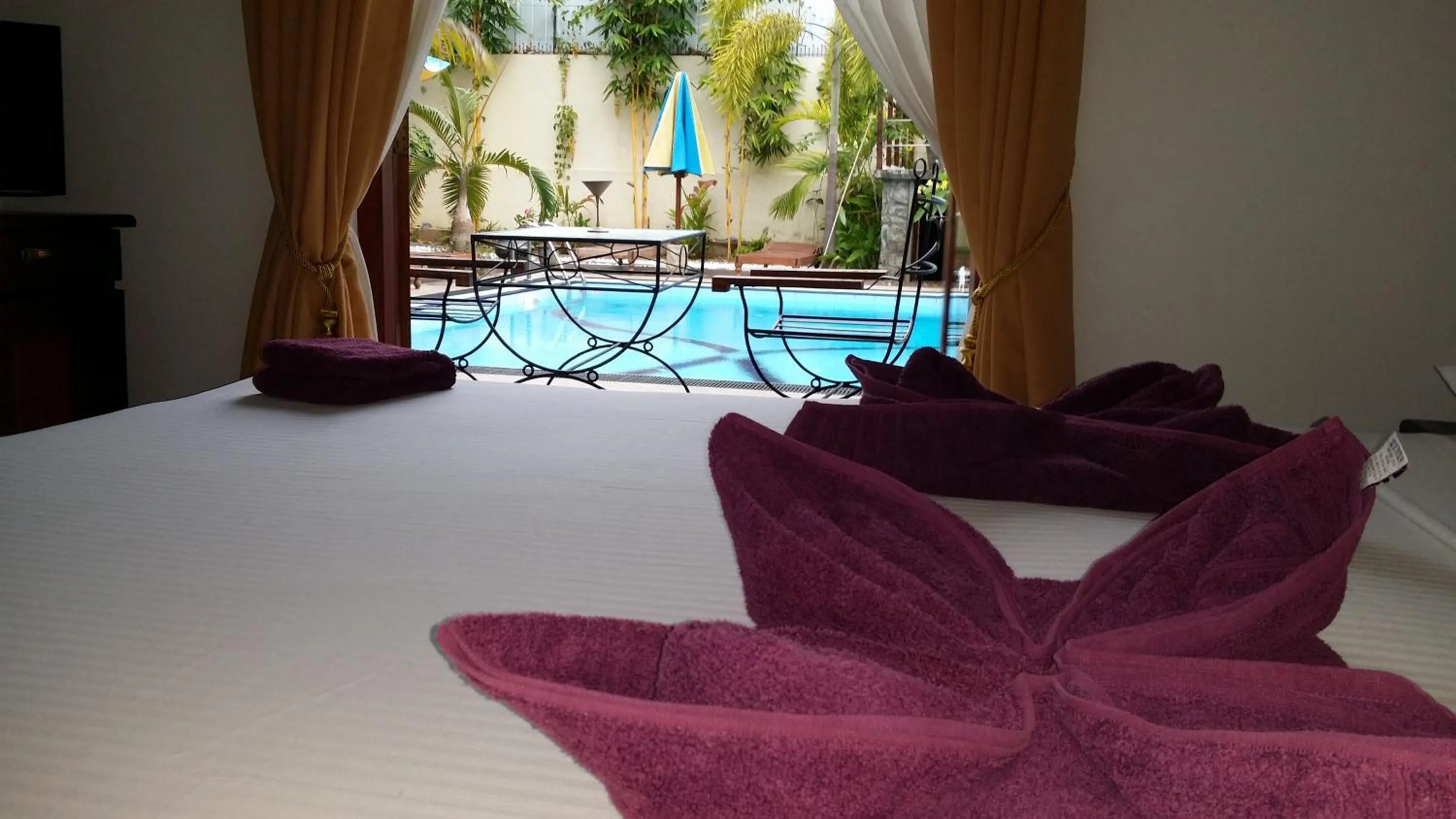 Decorative detail, Bed in Villa Kapuru