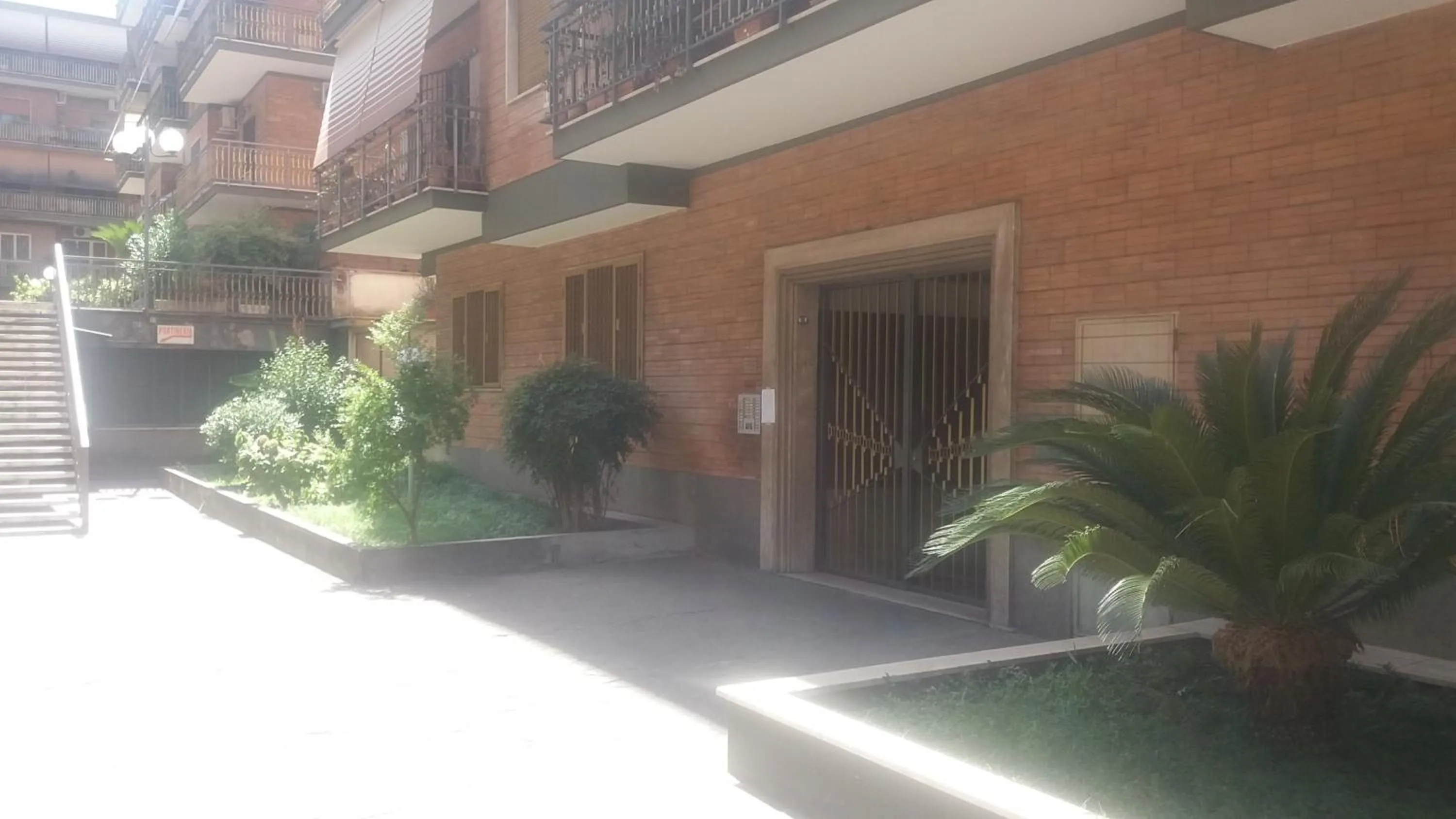 Facade/entrance in Domus Romae