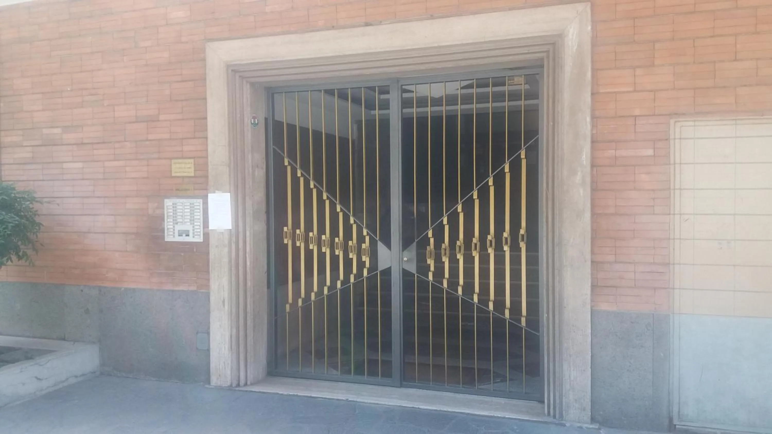 Facade/entrance in Domus Romae