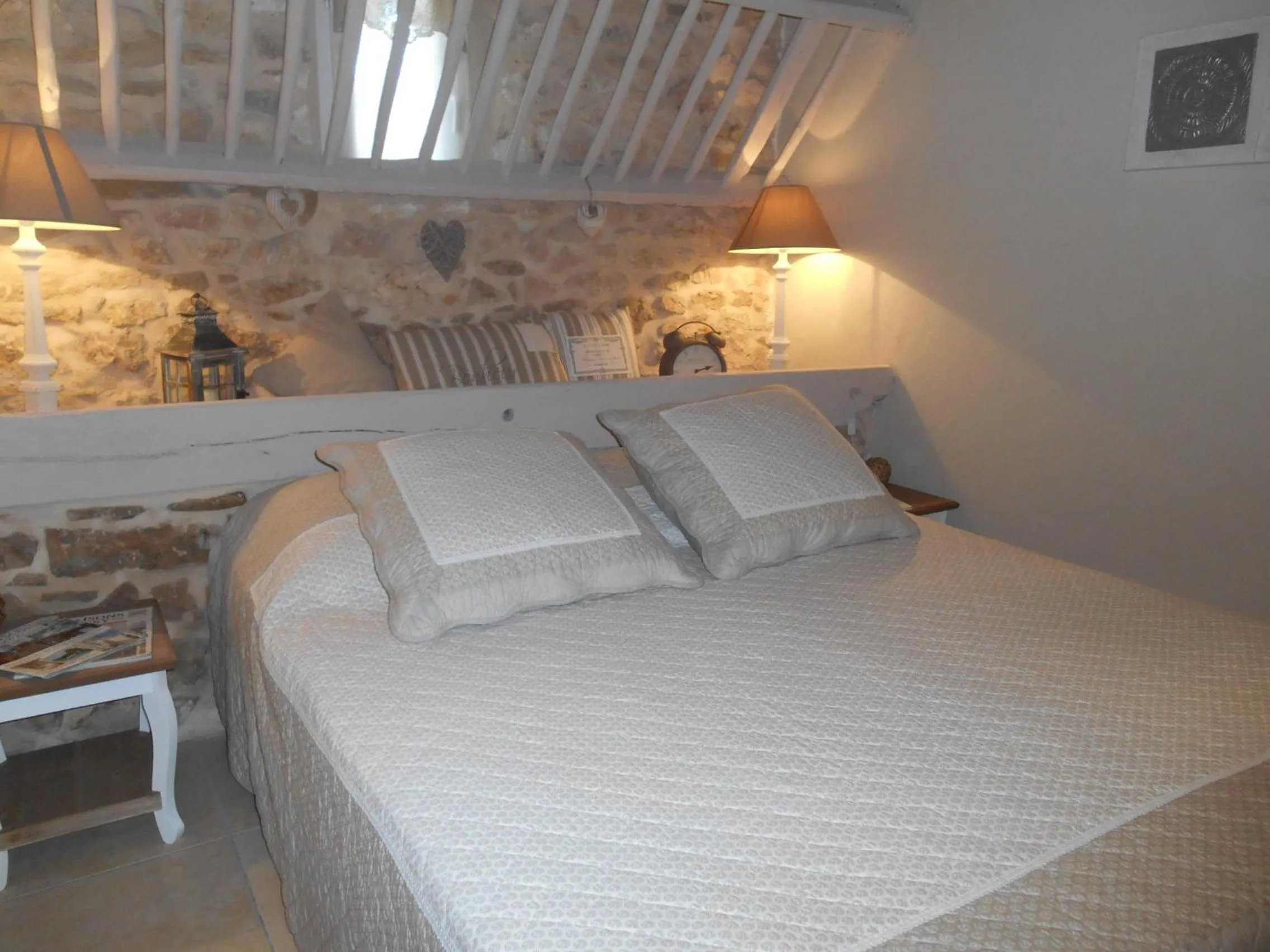 Bedroom, Bed in Les Chambres d'Hôtes du Rouyre