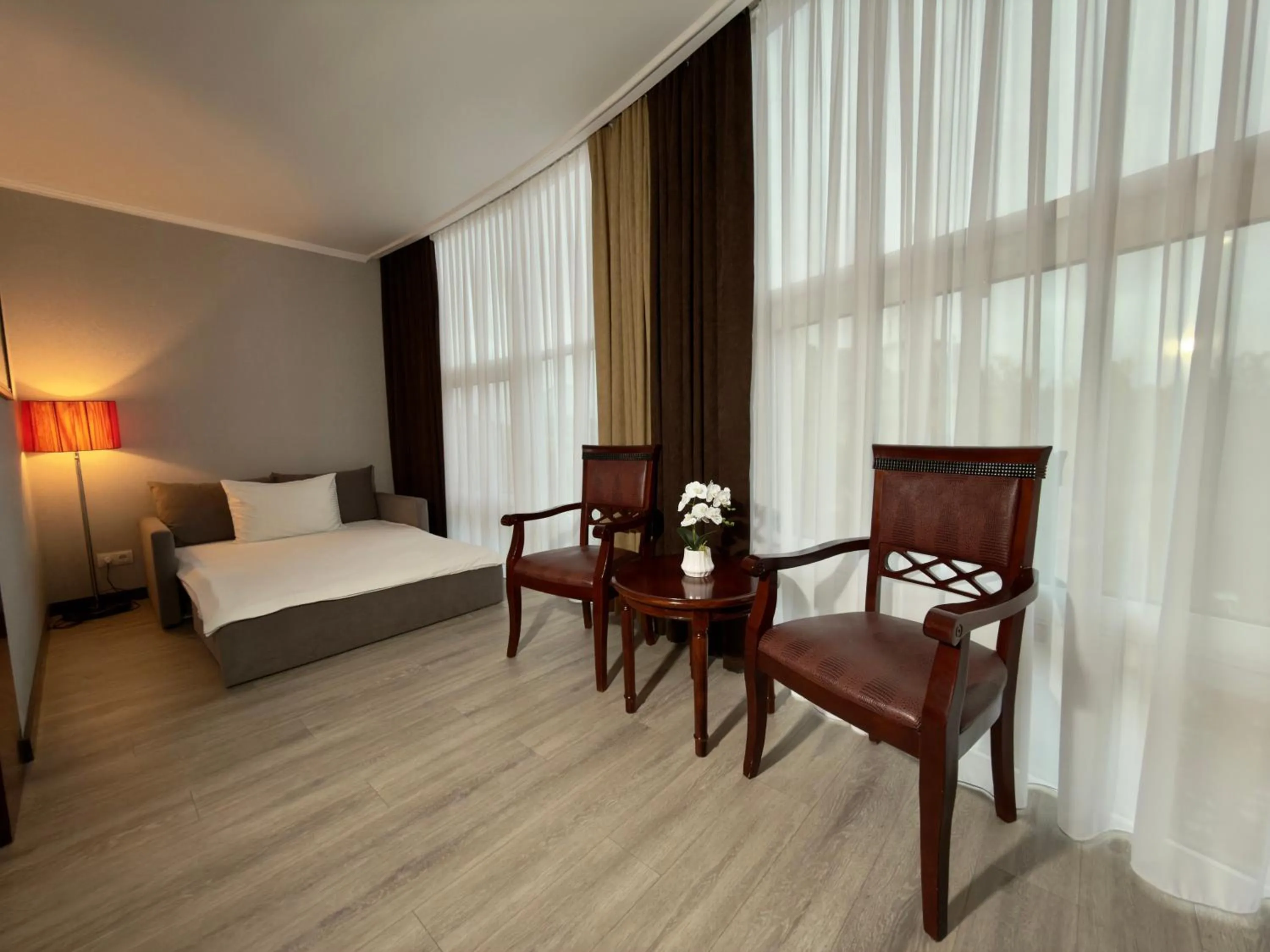 Coffee/tea facilities, Bed in Aria Hotel Chisinau