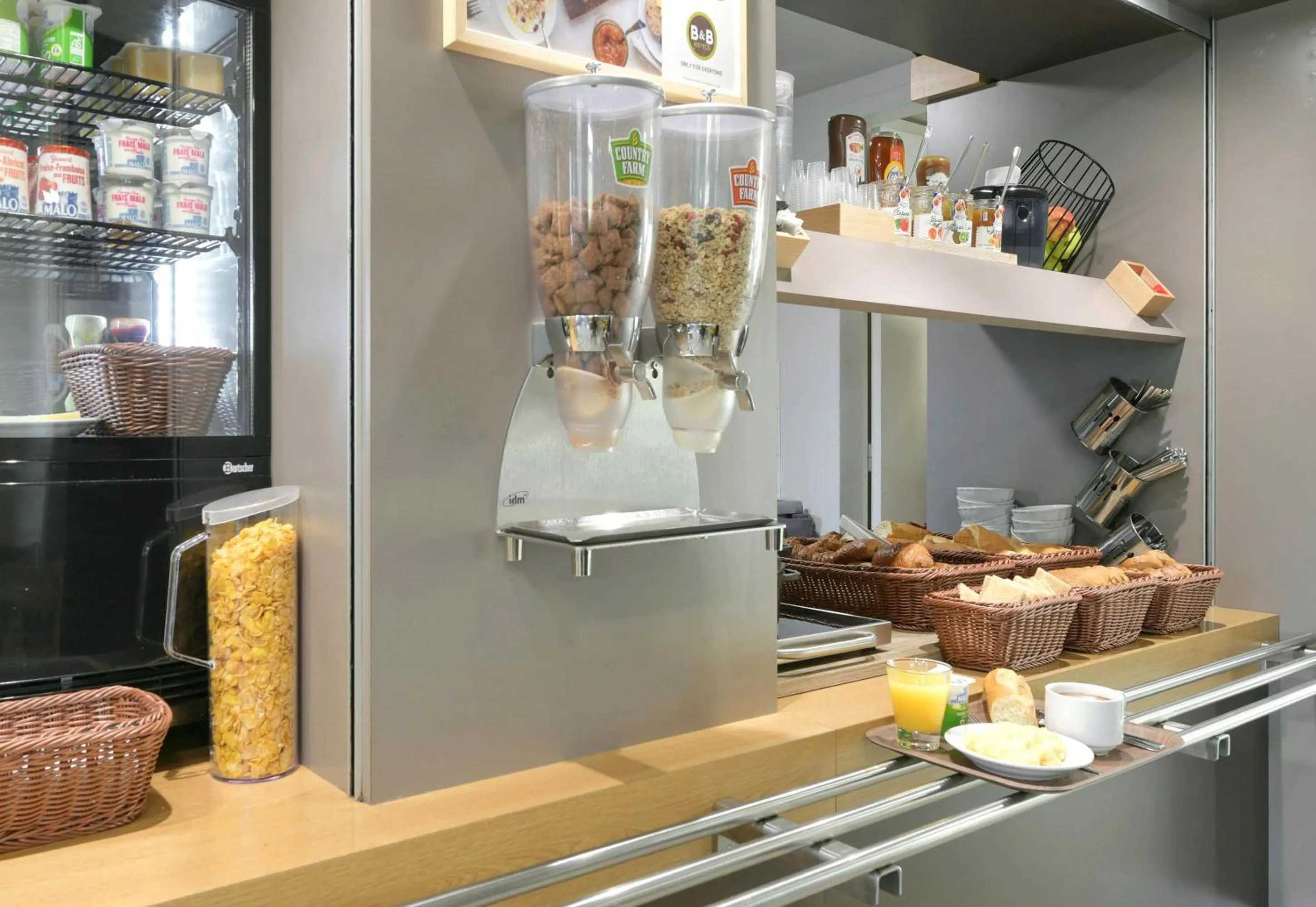 Breakfast in B&B HOTEL Le Mans Sud