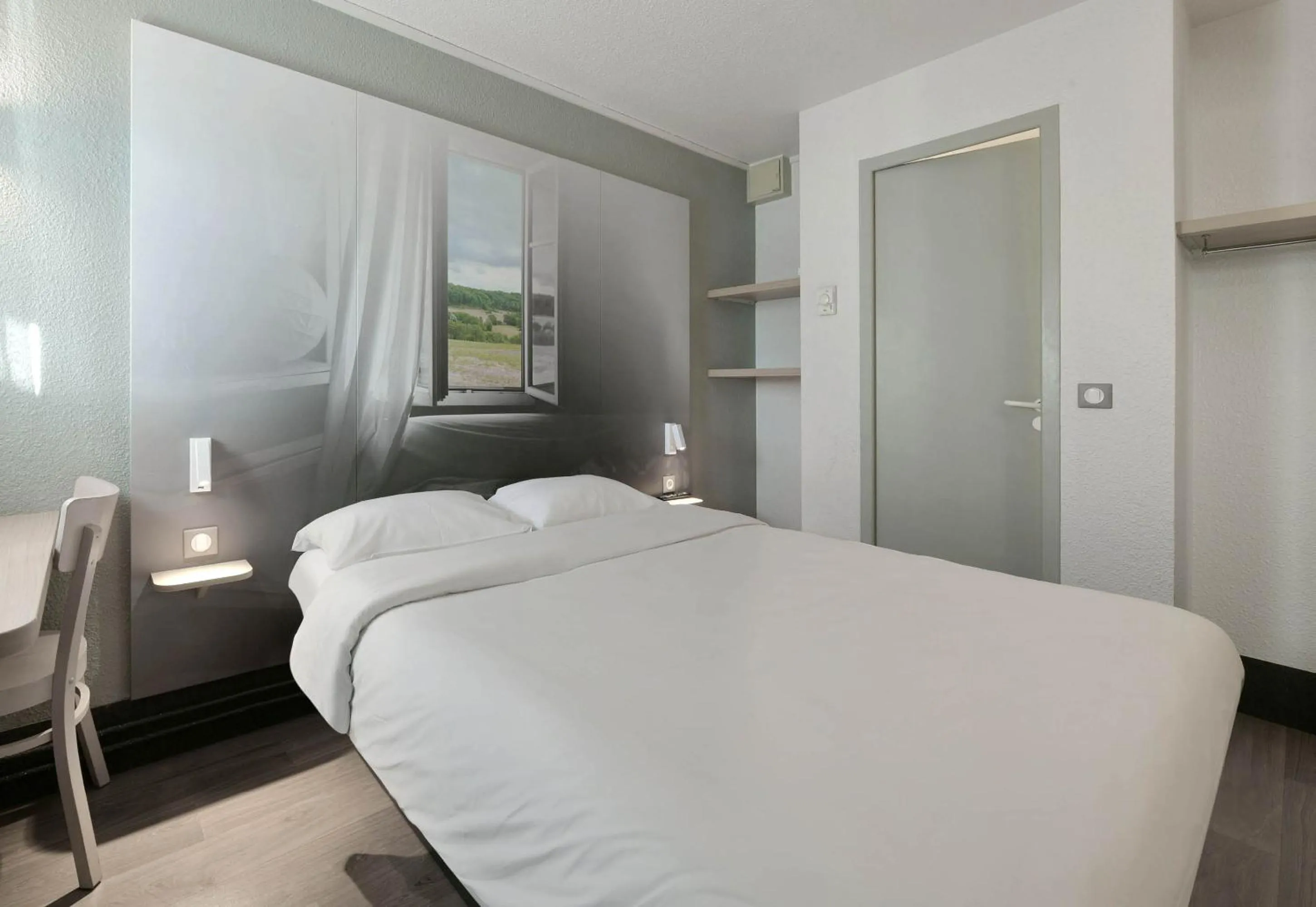 Bedroom, Bed in B&B HOTEL Le Mans Sud