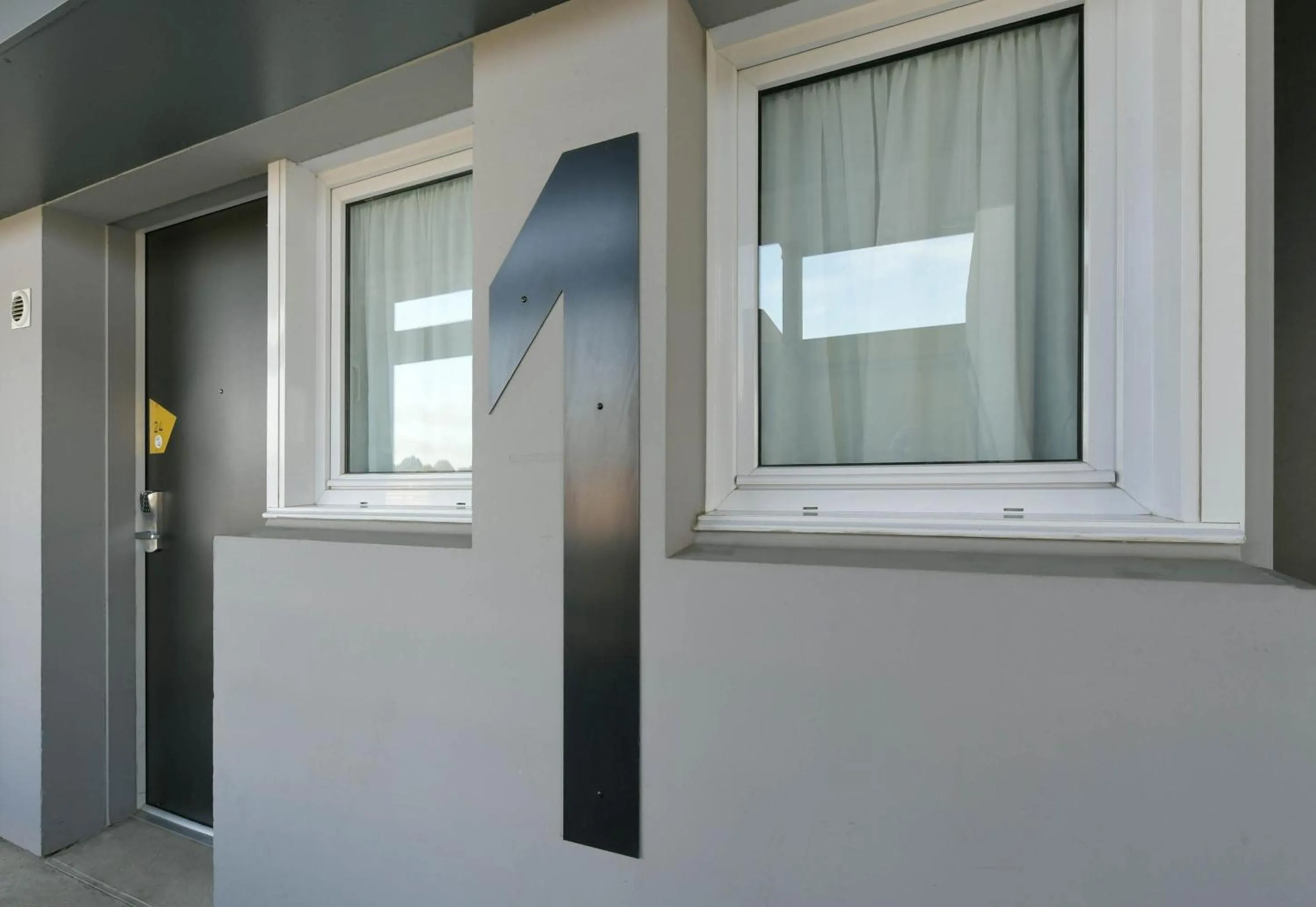 Decorative detail in B&B HOTEL Le Mans Sud