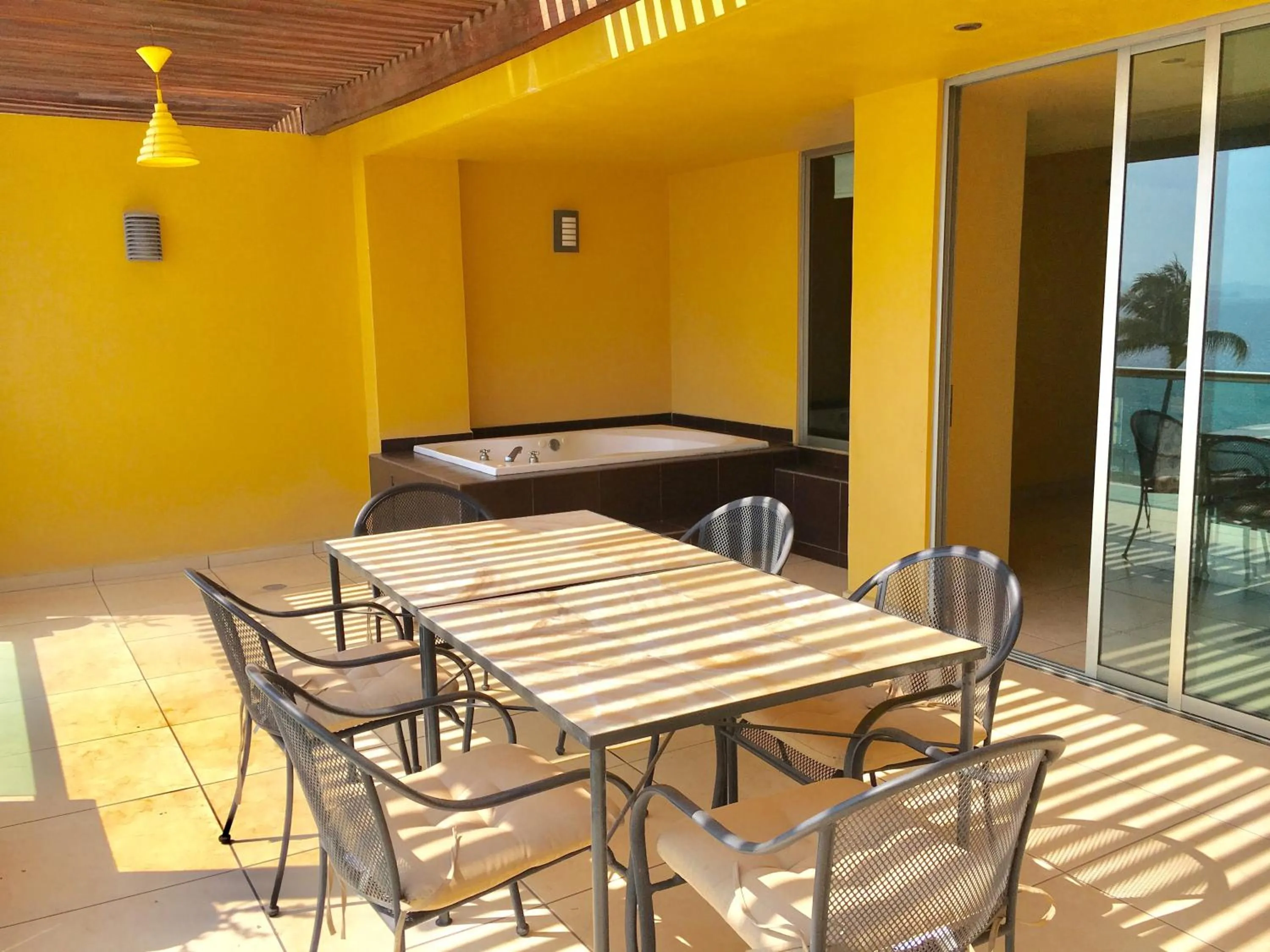 Andressa Mia Apartments