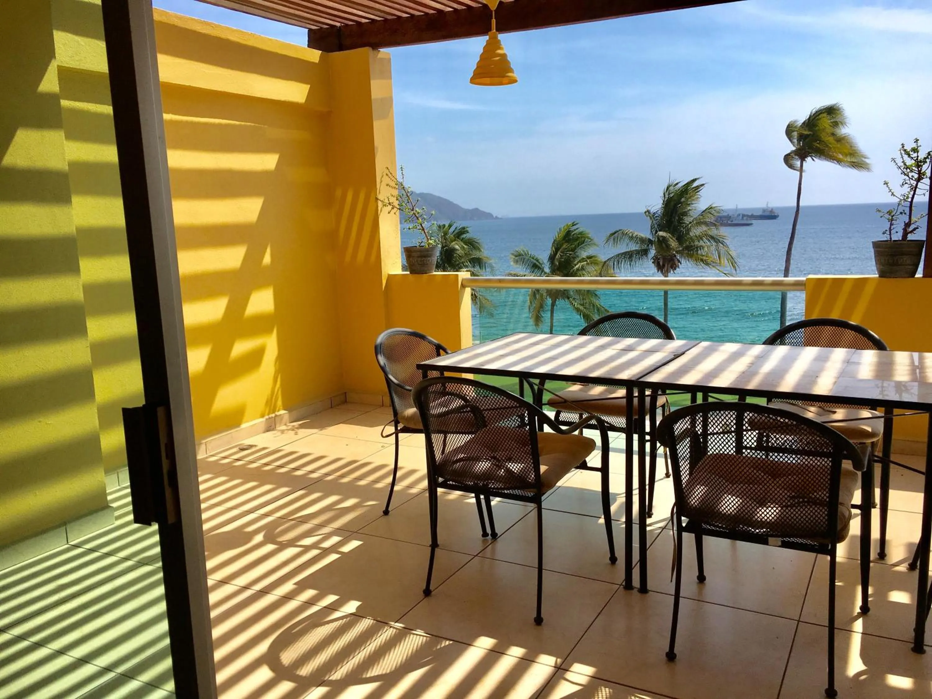 Andressa Mia Apartments