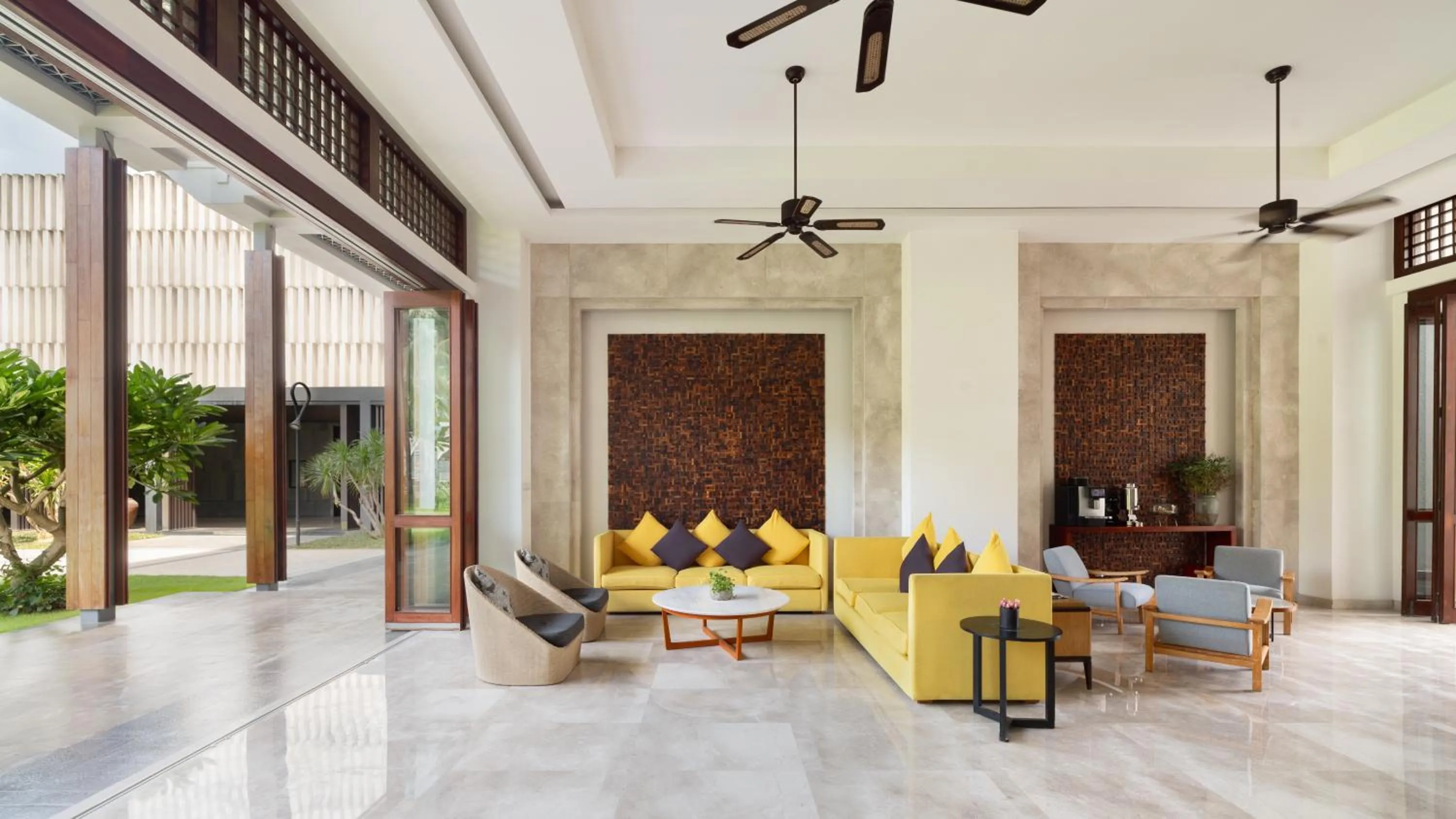 Lobby or reception in Ramada Plaza by Wyndham Sanya Bay